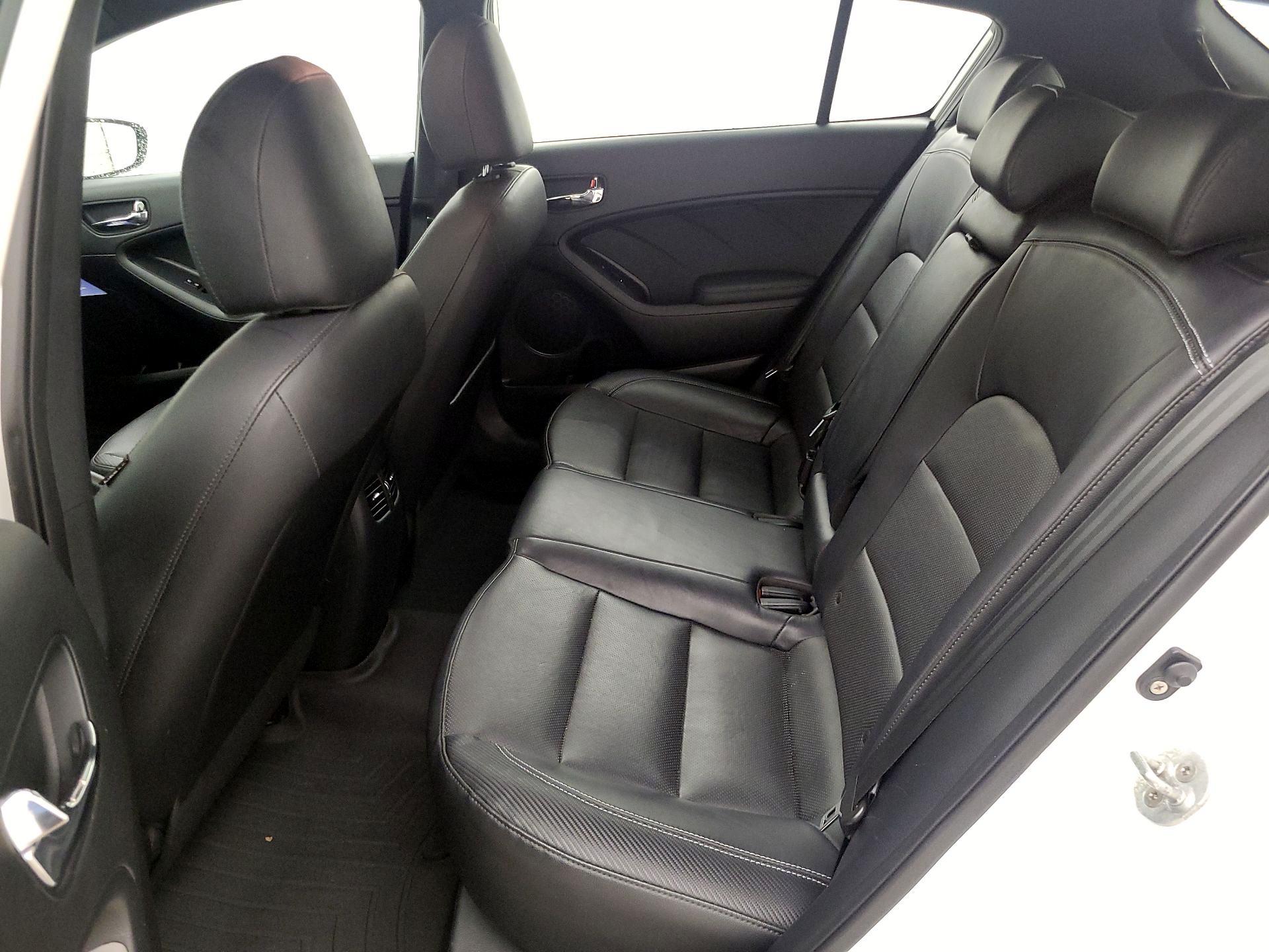 Thumbnail: 2016 Kia Forte - 20