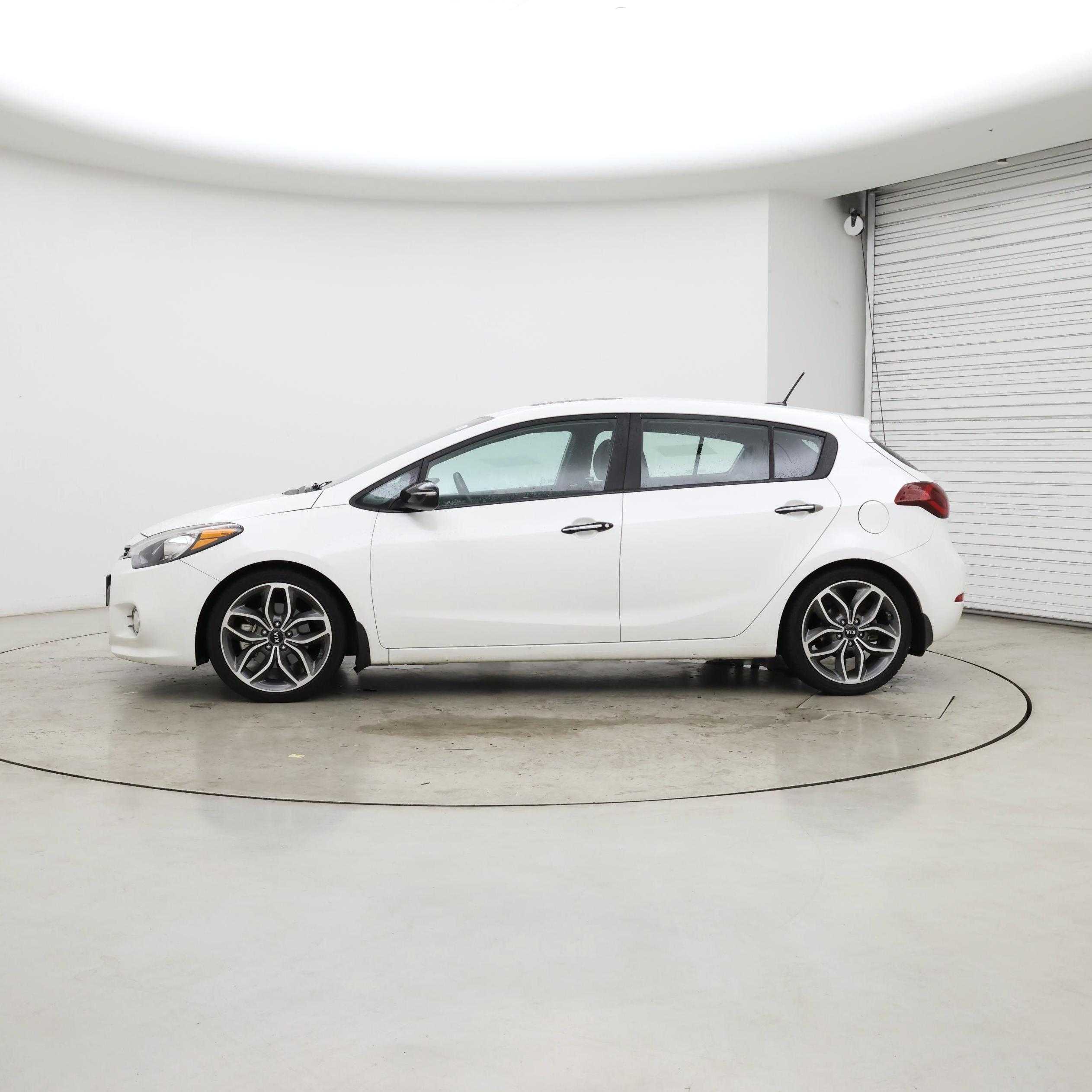 Thumbnail: 2016 Kia Forte - 3