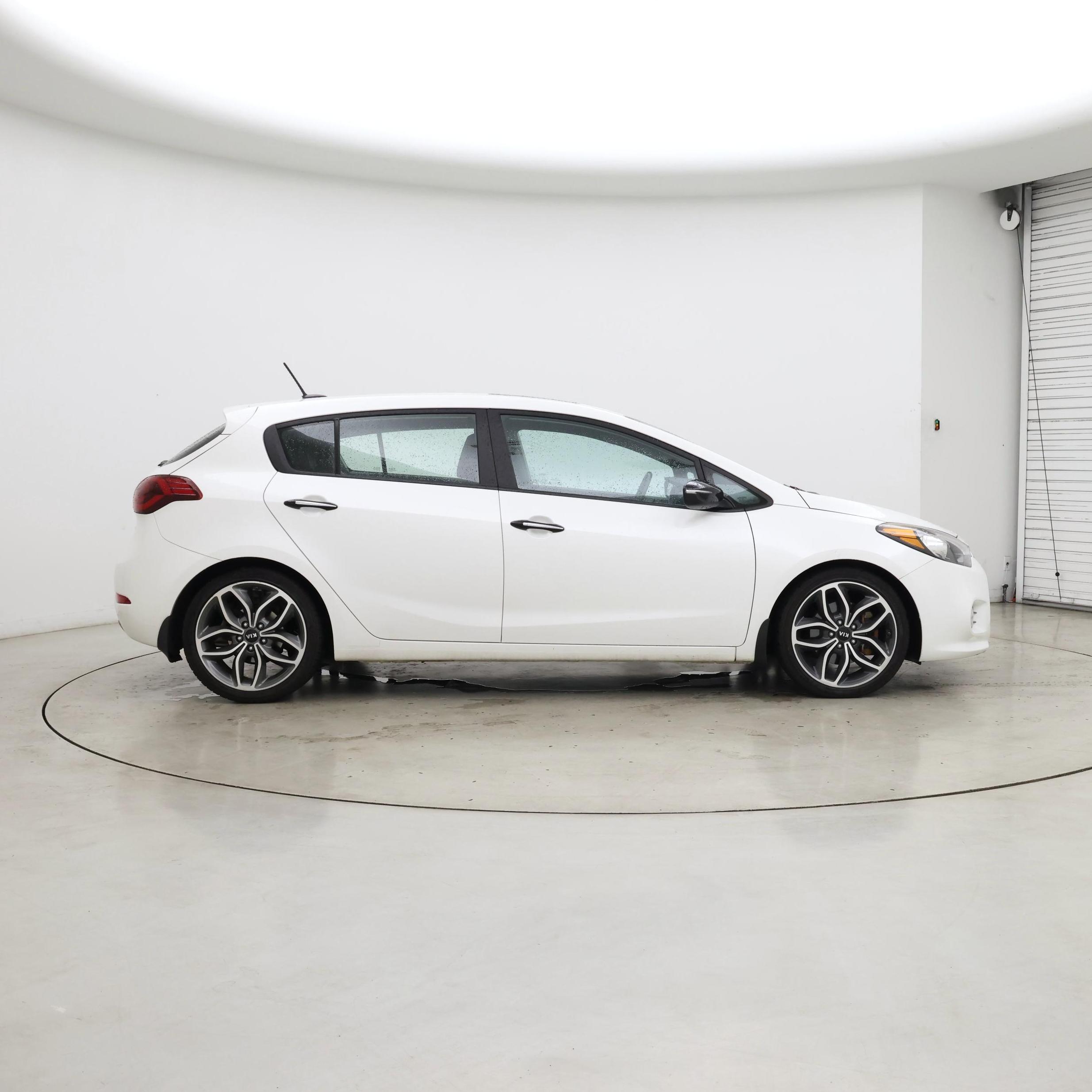 Thumbnail: 2016 Kia Forte - 7