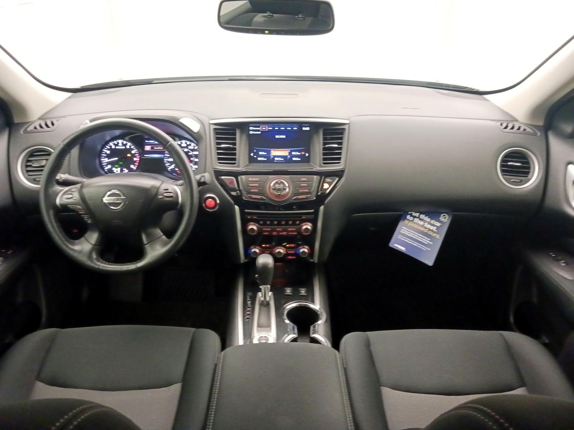 Thumbnail: 2017 Nissan Pathfinder - 9