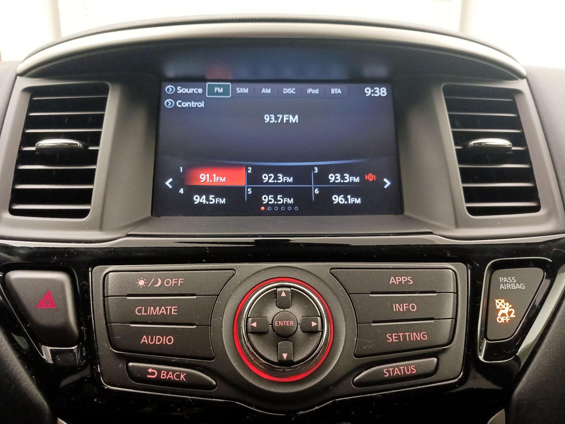 Thumbnail: 2017 Nissan Pathfinder - 15
