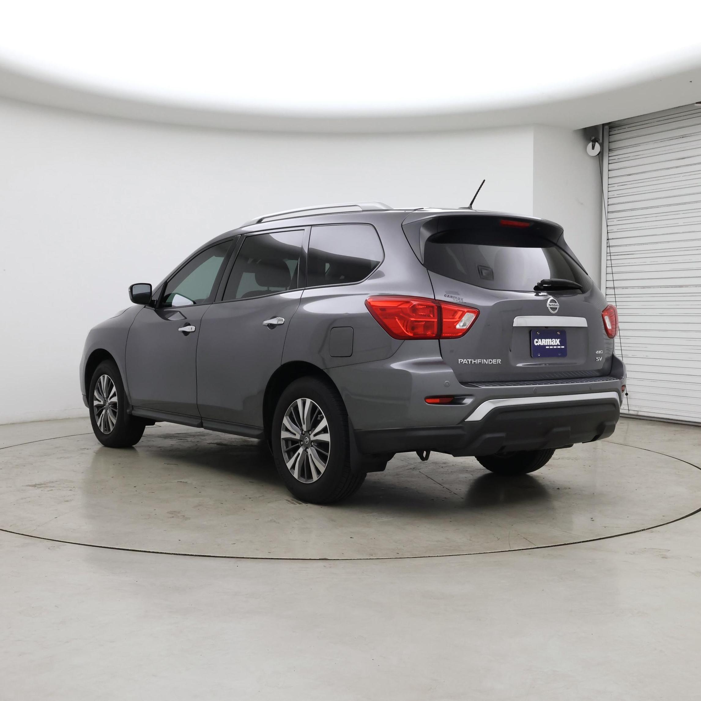 Thumbnail: 2017 Nissan Pathfinder - 2
