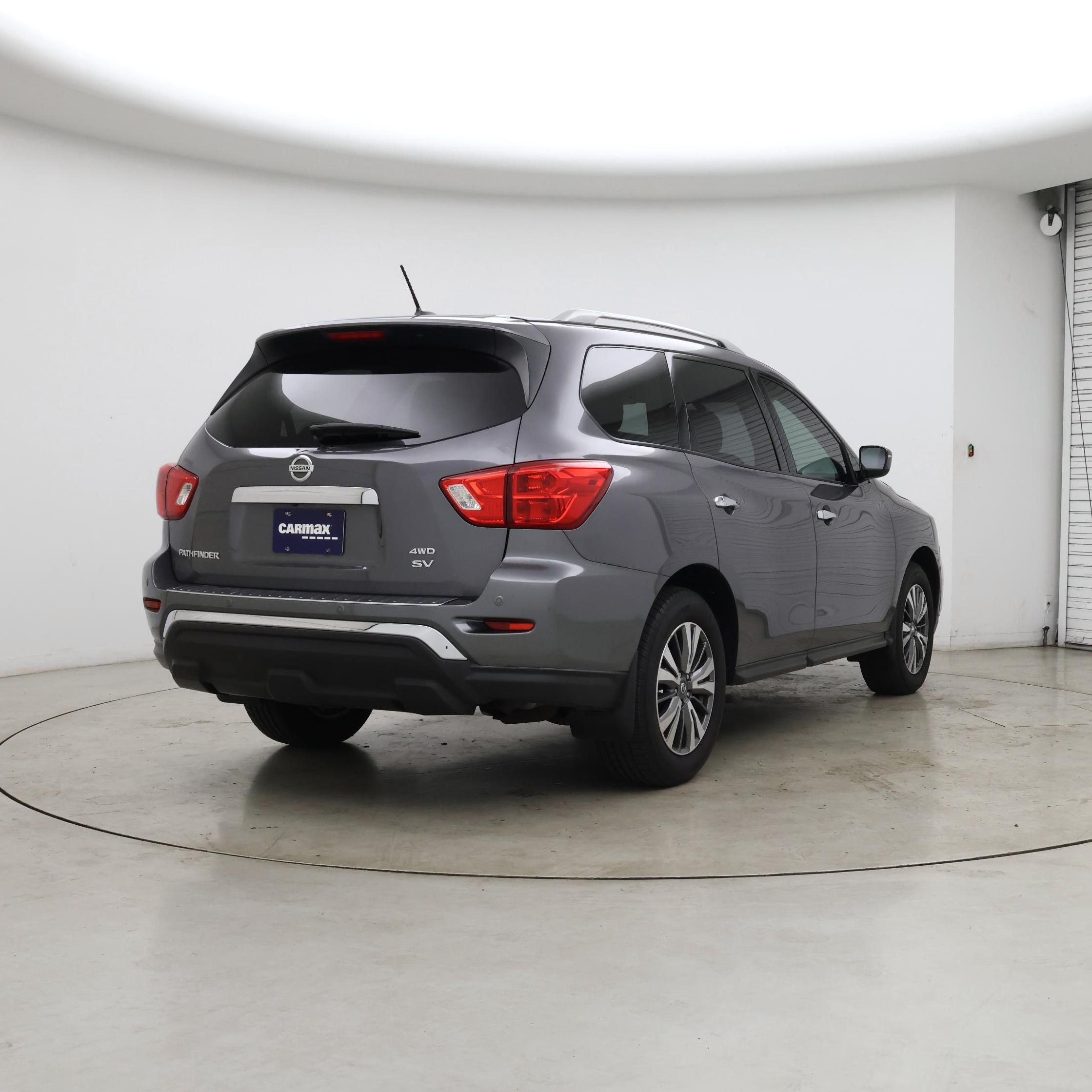 Thumbnail: 2017 Nissan Pathfinder - 8