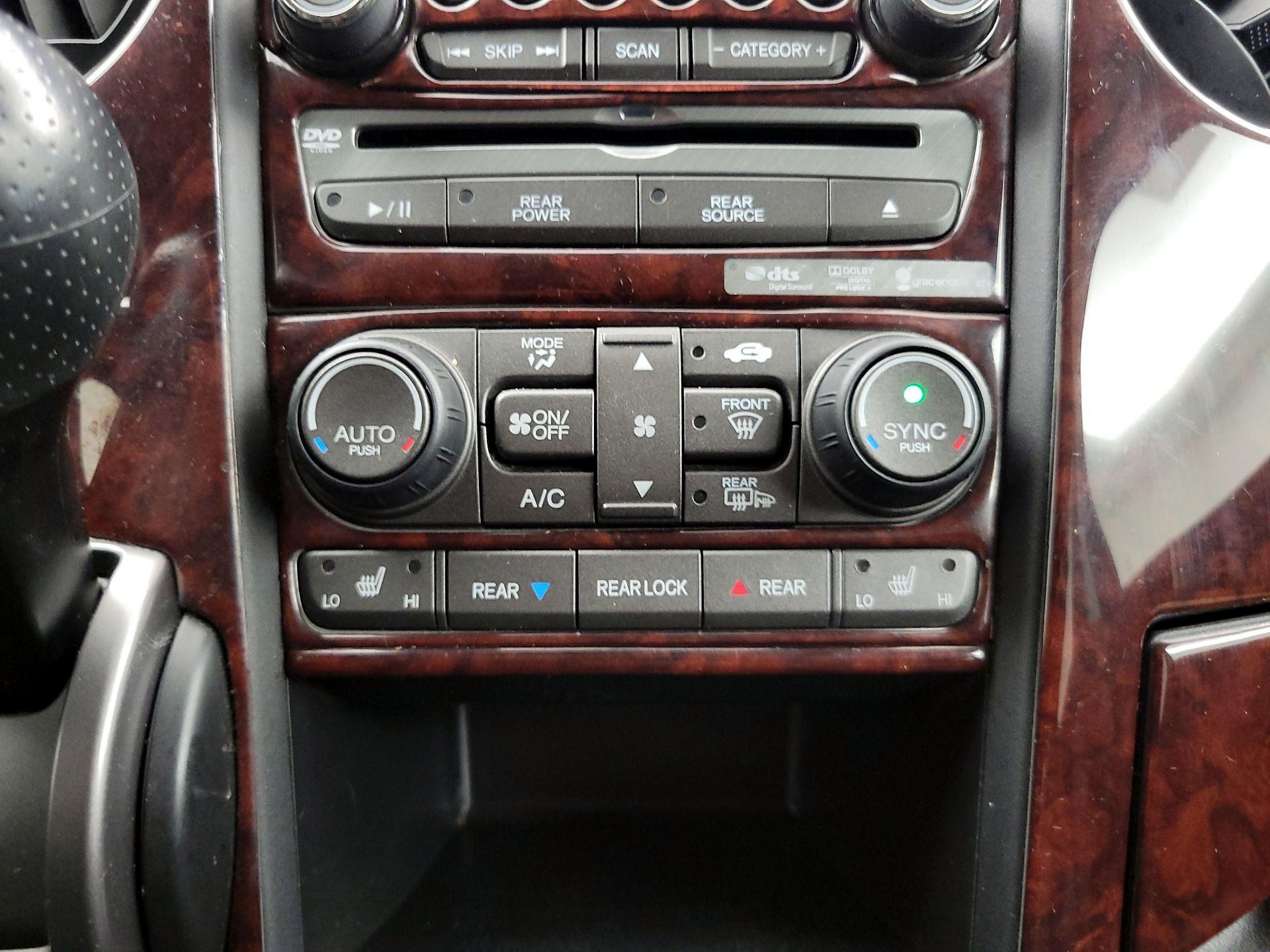 Thumbnail: 2014 Honda Pilot - 17