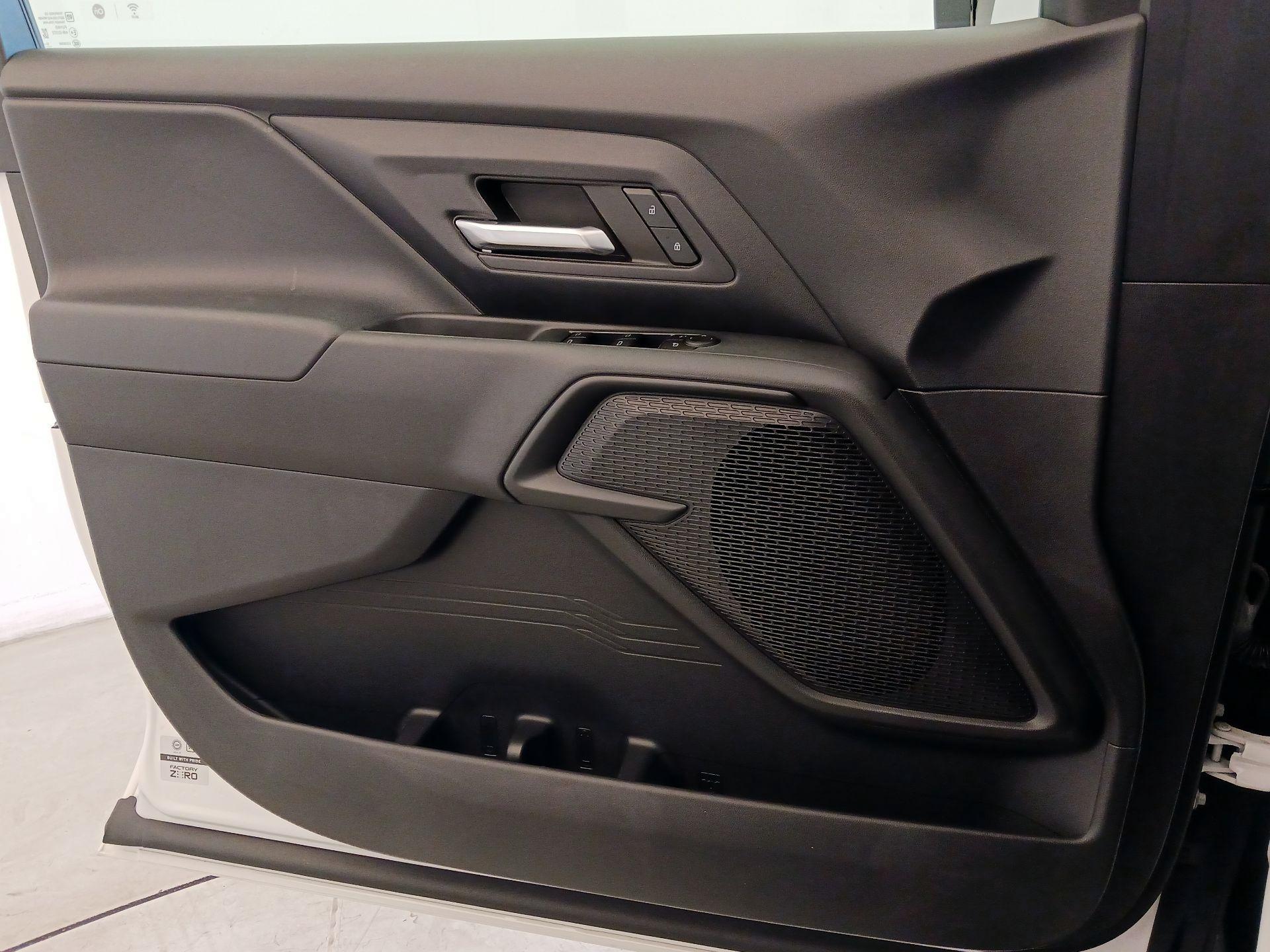 Thumbnail: 2024 Chevrolet Silverado EV - 12