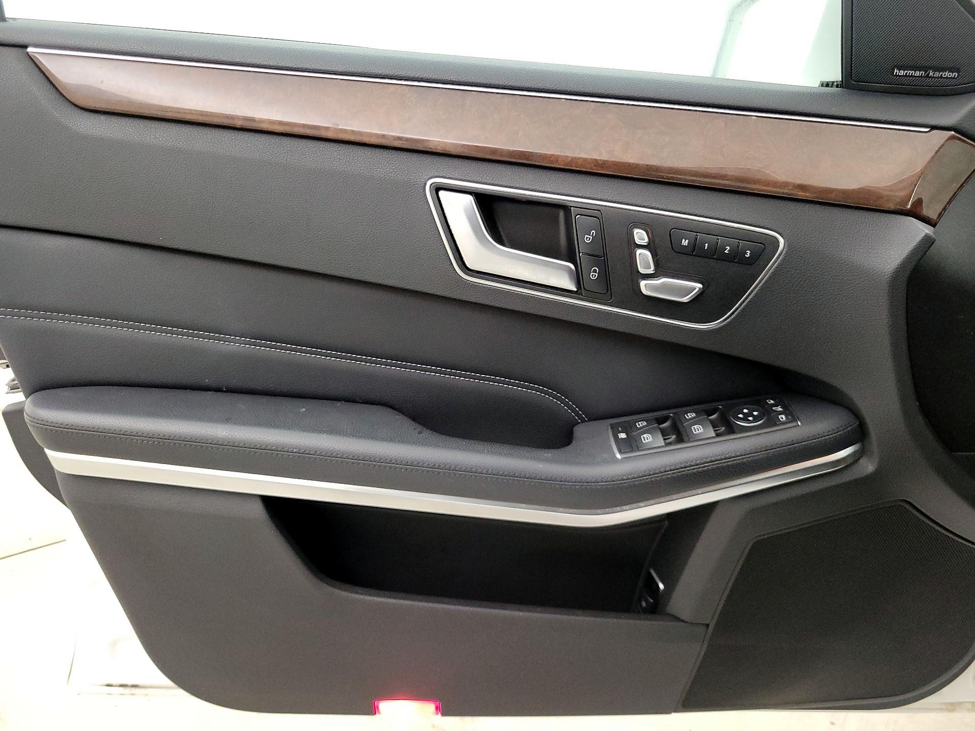 Thumbnail: 2016 Mercedes-Benz E-Class - 12