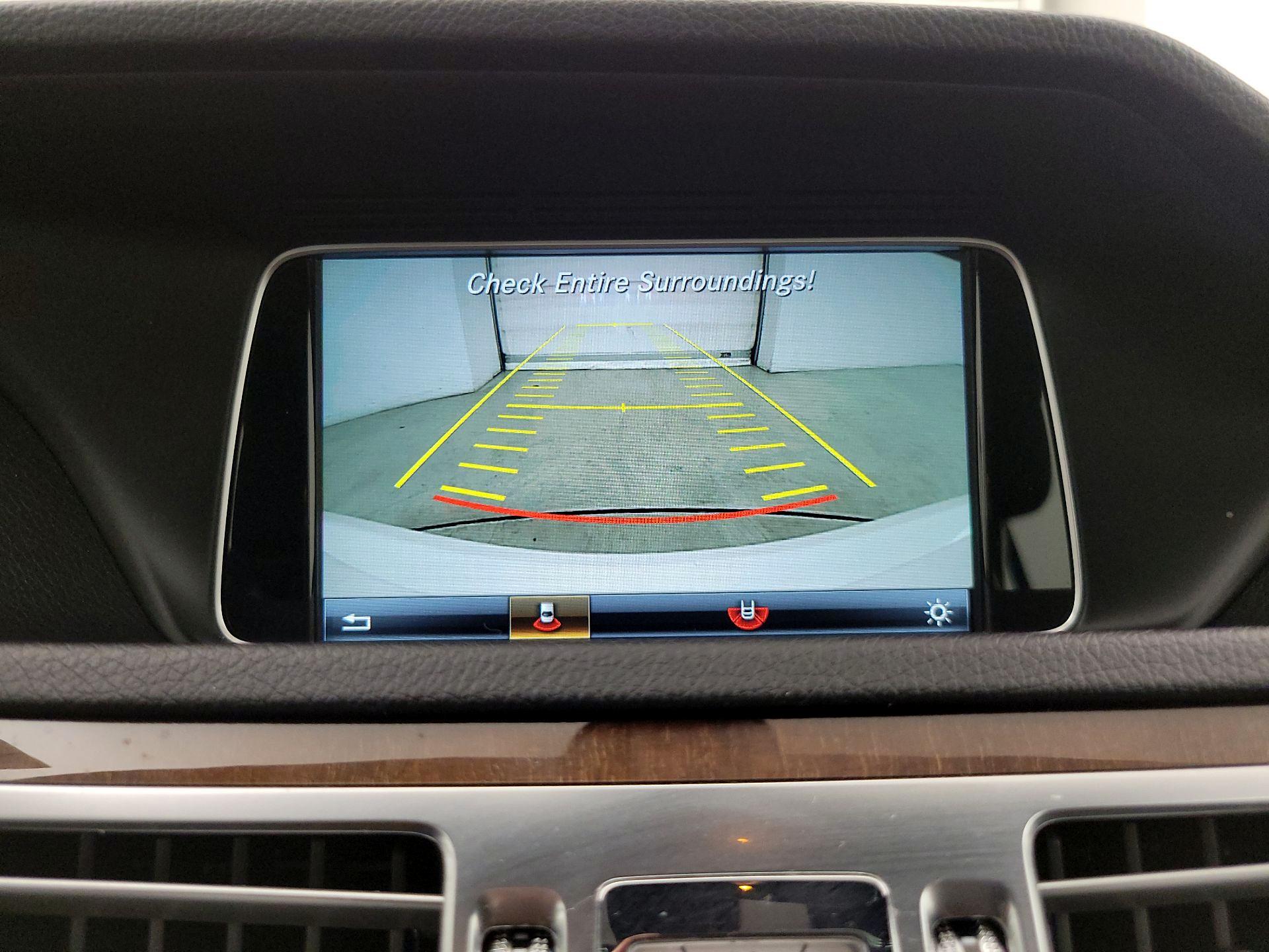 Thumbnail: 2016 Mercedes-Benz E-Class - 15