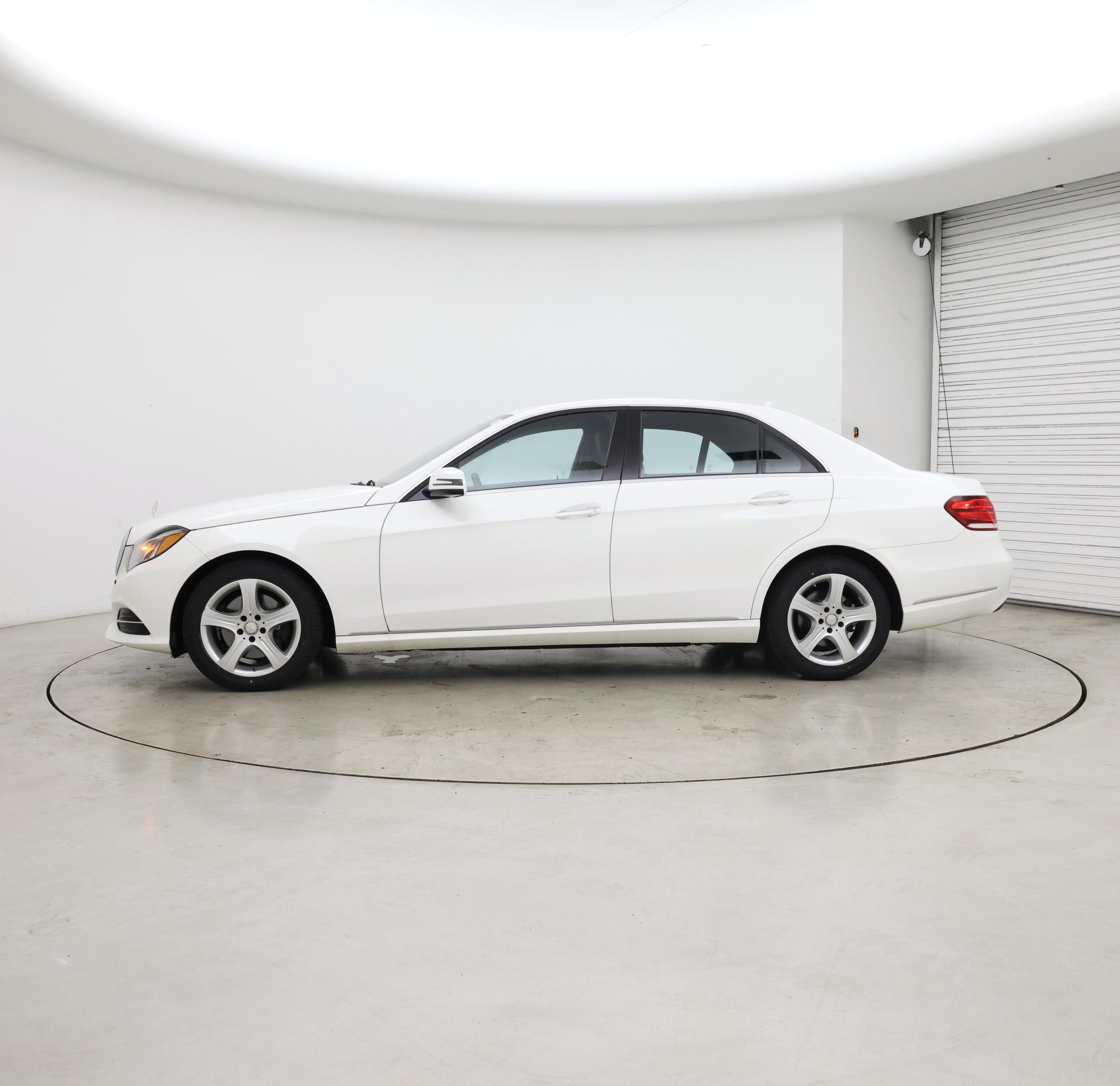 Thumbnail: 2016 Mercedes-Benz E-Class - 3