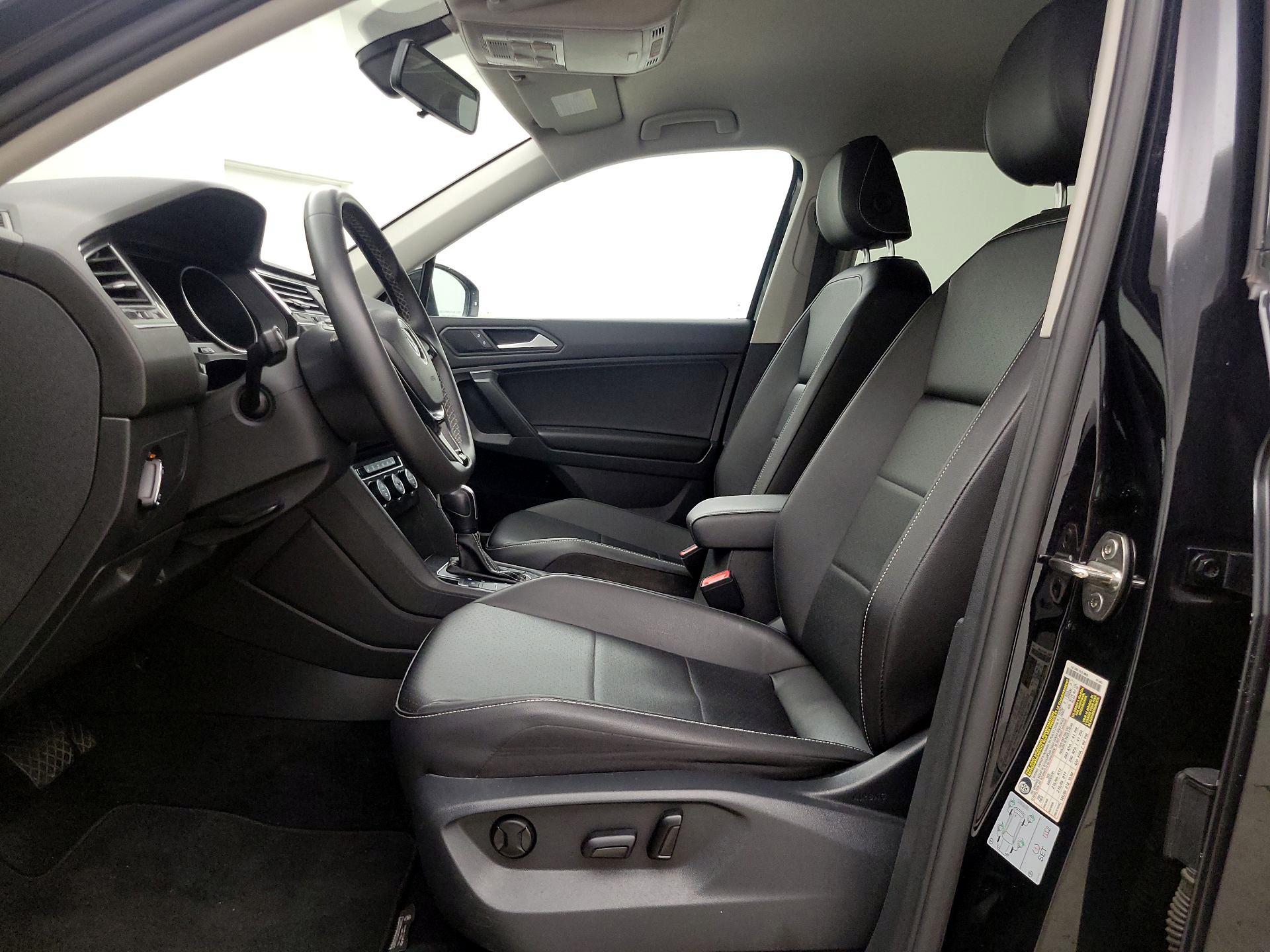 Thumbnail: 2021 Volkswagen Tiguan - 11