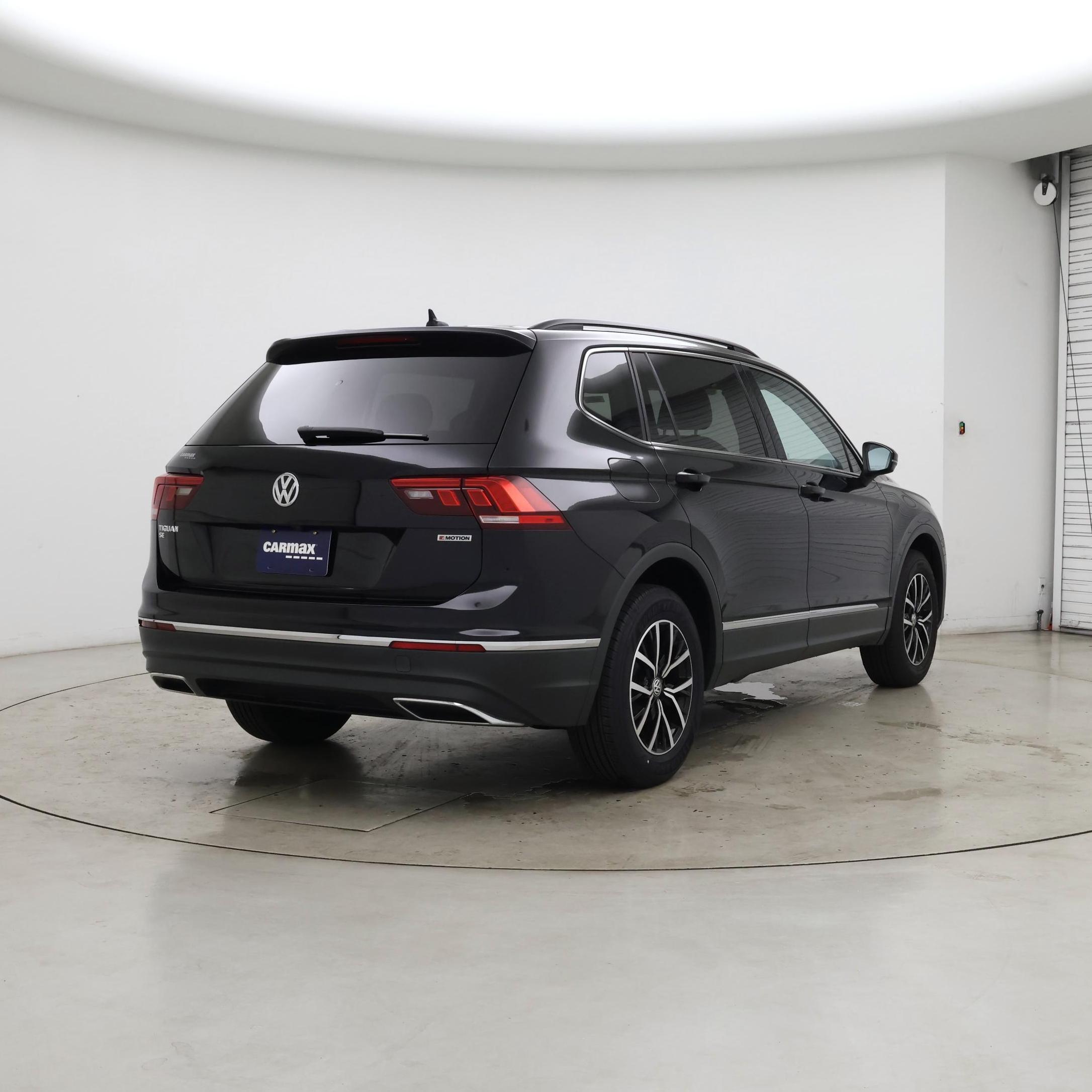 Thumbnail: 2021 Volkswagen Tiguan - 8