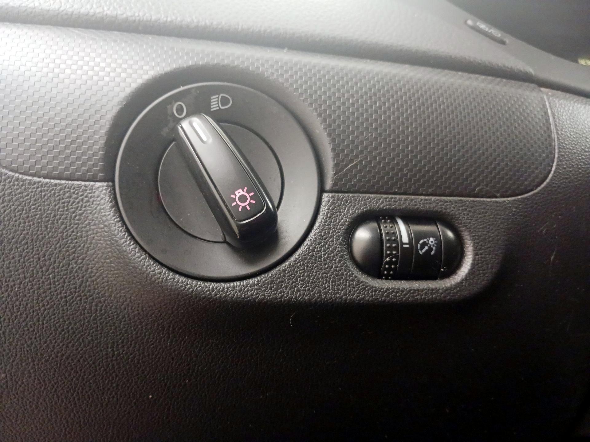 Thumbnail: 2014 Volkswagen Jetta - 13