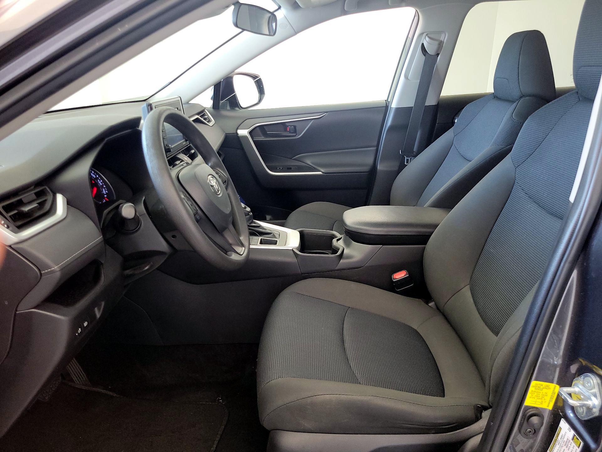 Thumbnail: 2022 Toyota RAV4 - 11