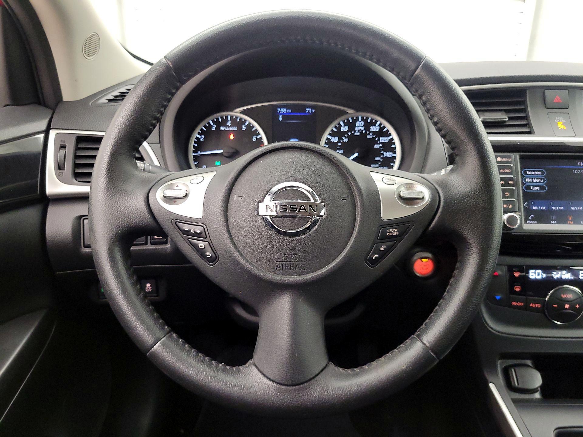 Thumbnail: 2019 Nissan Sentra - 10