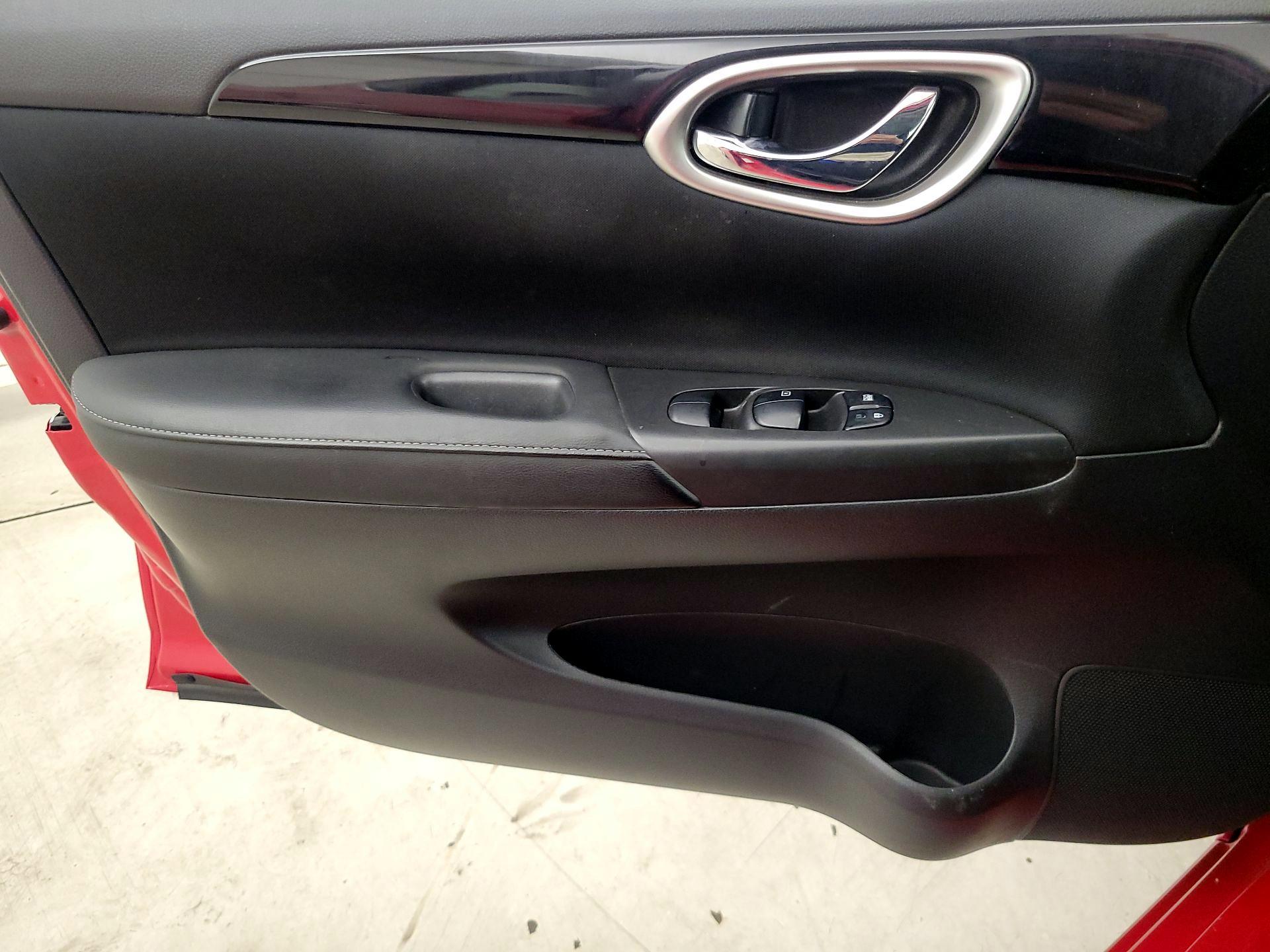 Thumbnail: 2019 Nissan Sentra - 12