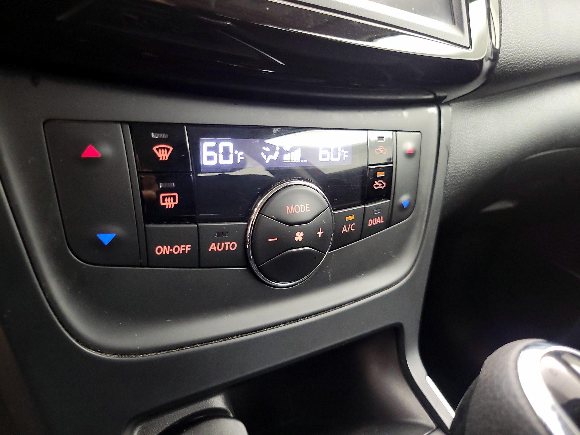 Thumbnail: 2019 Nissan Sentra - 16