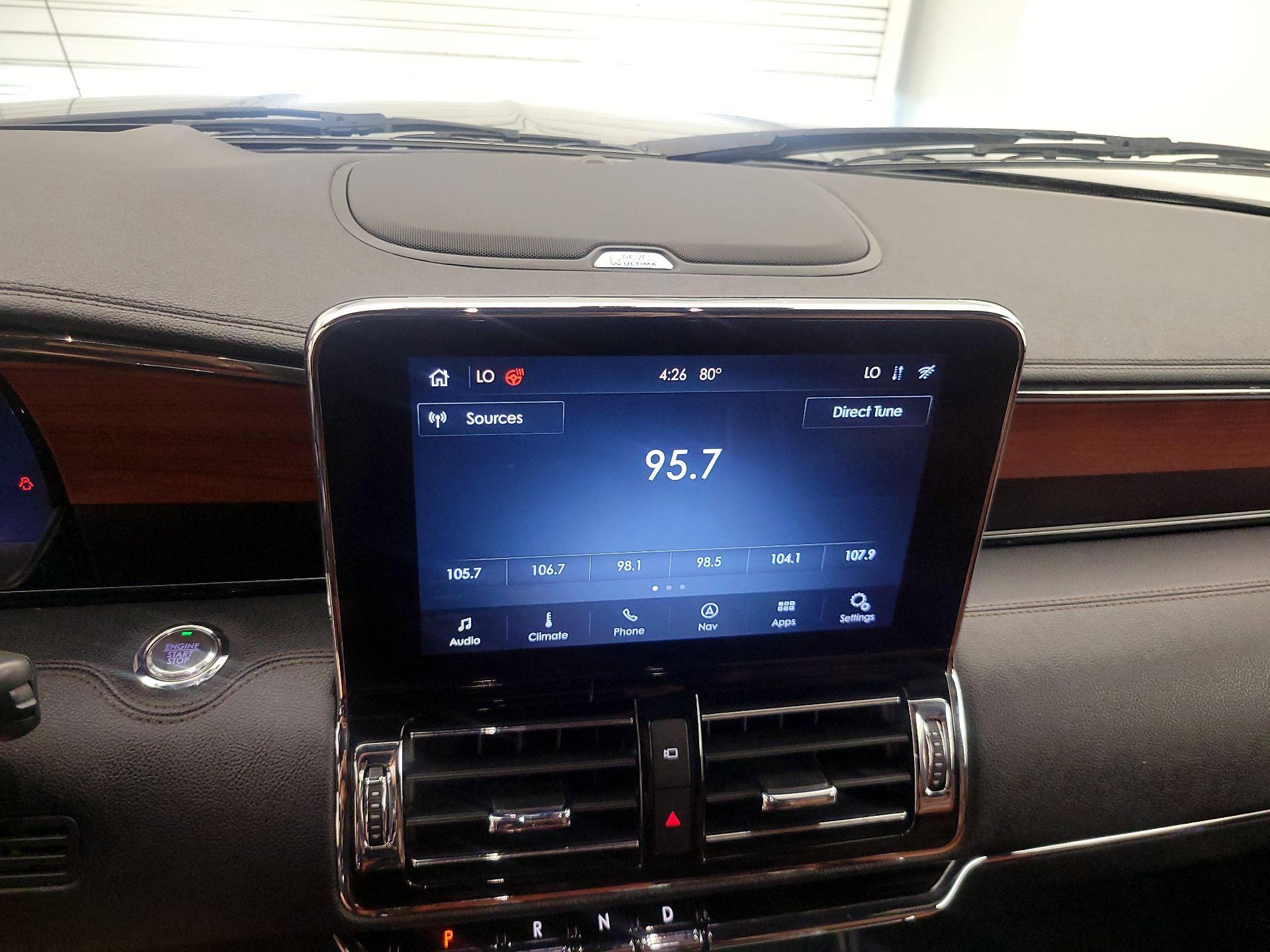 Thumbnail: 2020 Lincoln Navigator L - 16