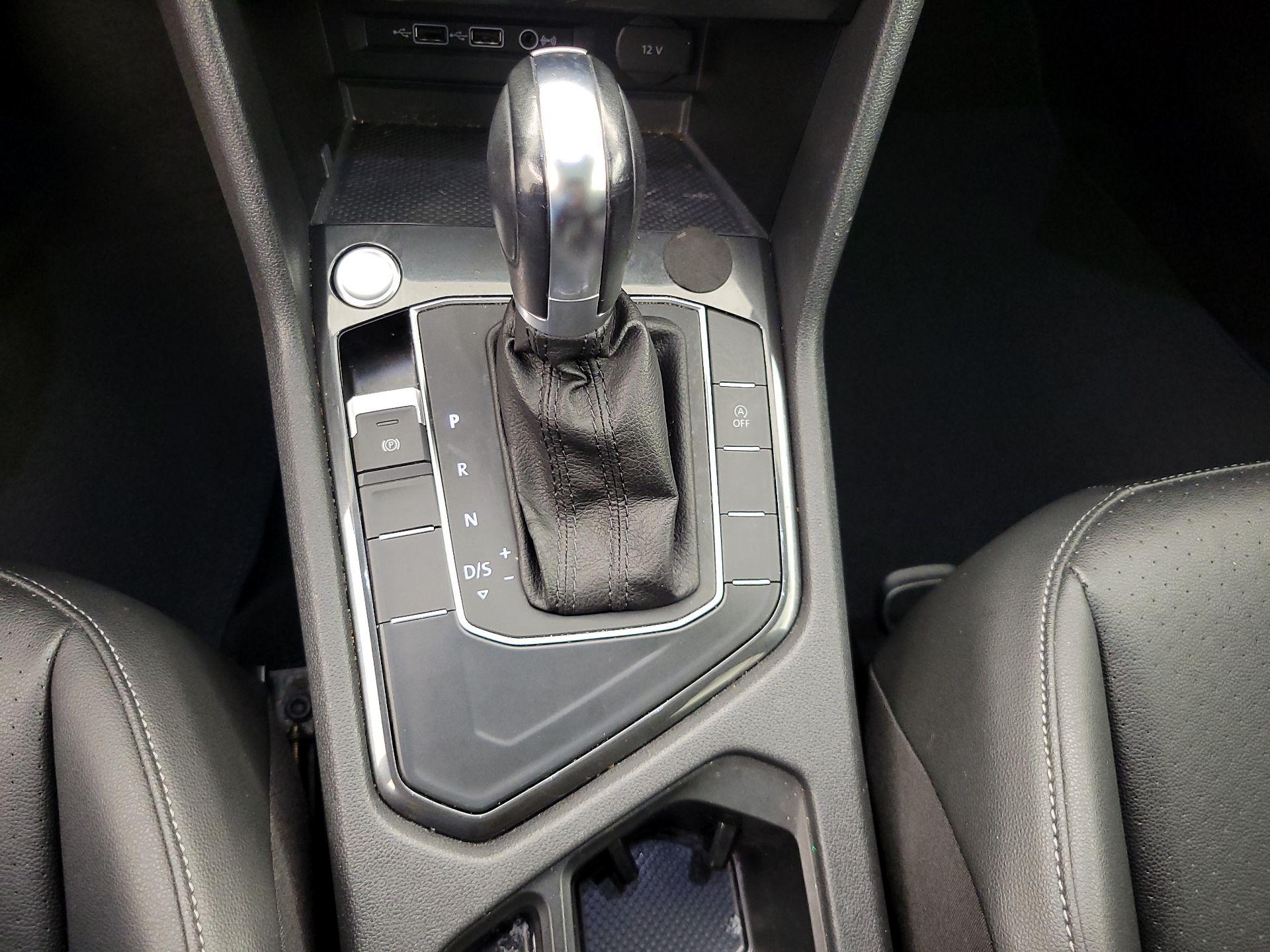 Thumbnail: 2019 Volkswagen Tiguan - 17