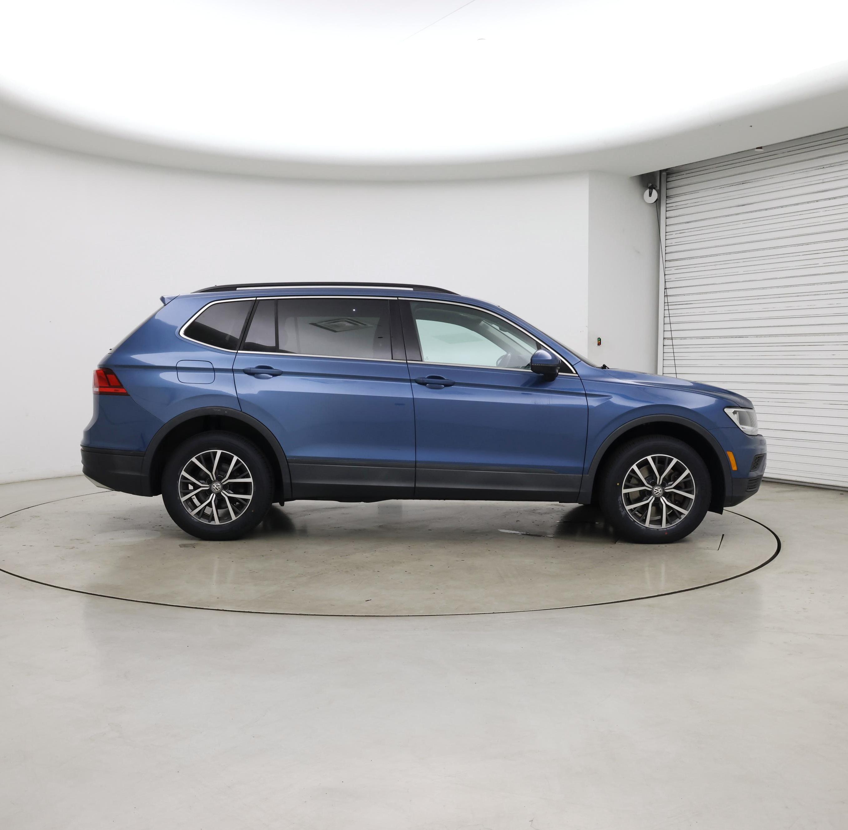 Thumbnail: 2019 Volkswagen Tiguan - 7