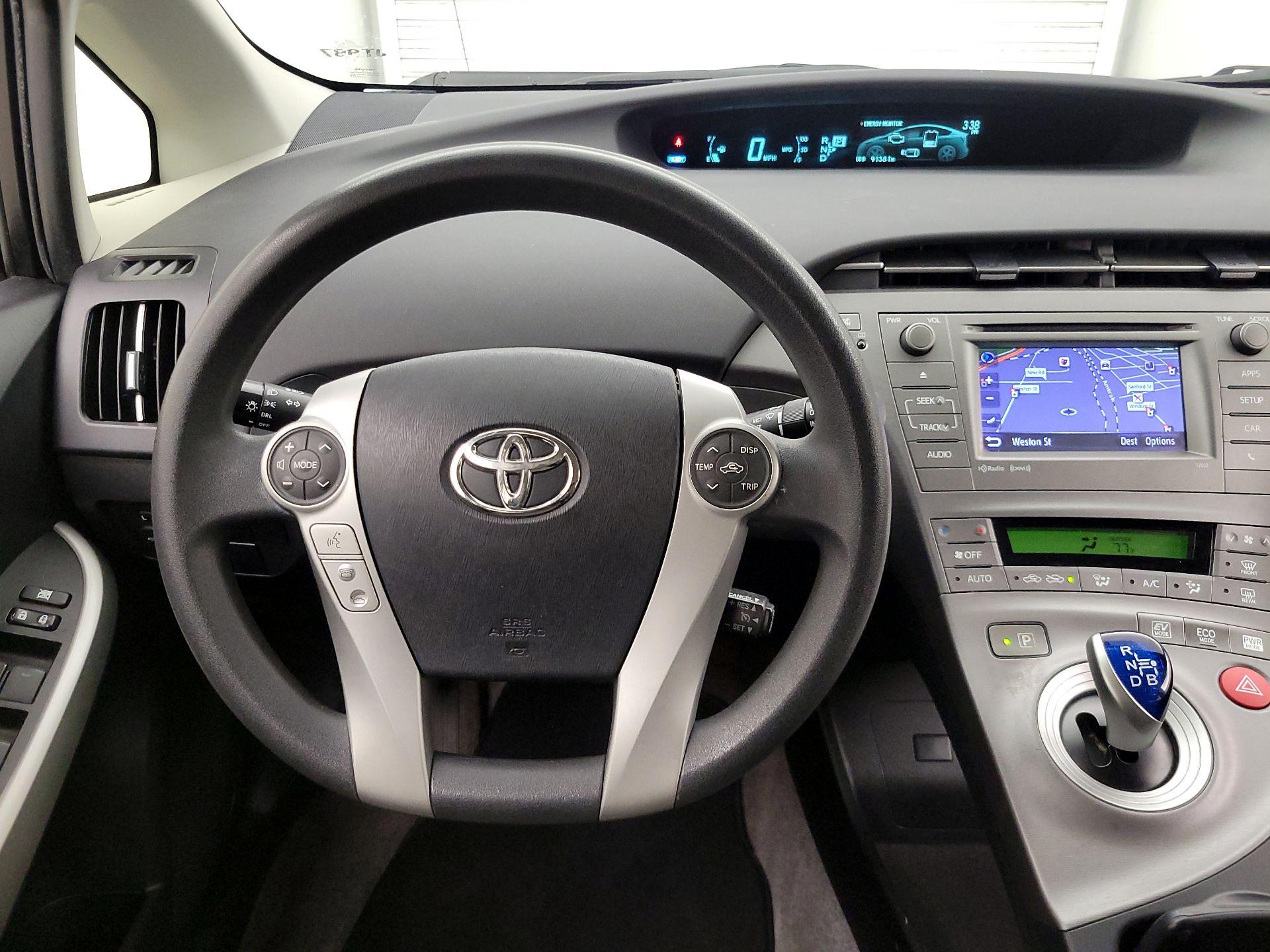 Thumbnail: 2014 Toyota Prius - 10