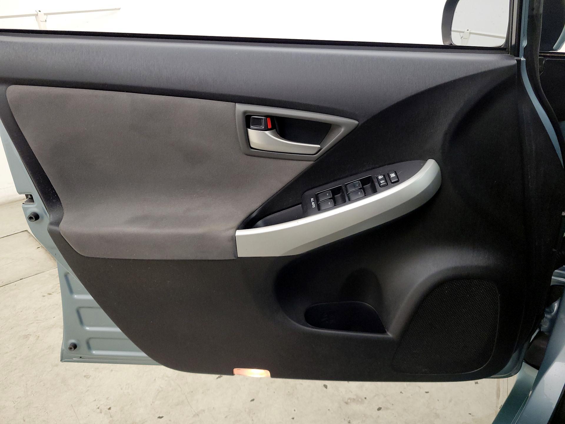Thumbnail: 2014 Toyota Prius - 12