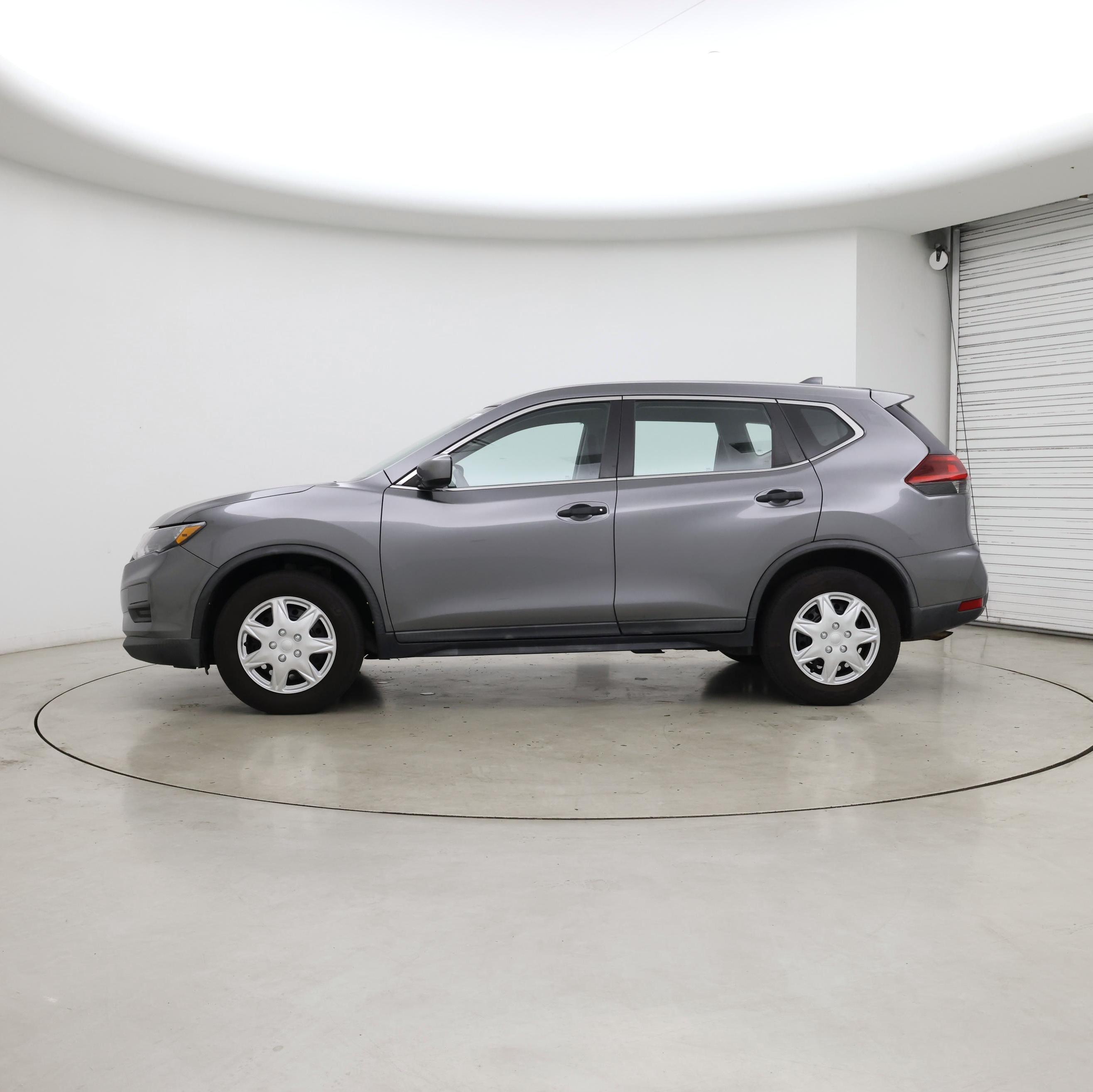 Thumbnail: 2018 Nissan Rogue - 3