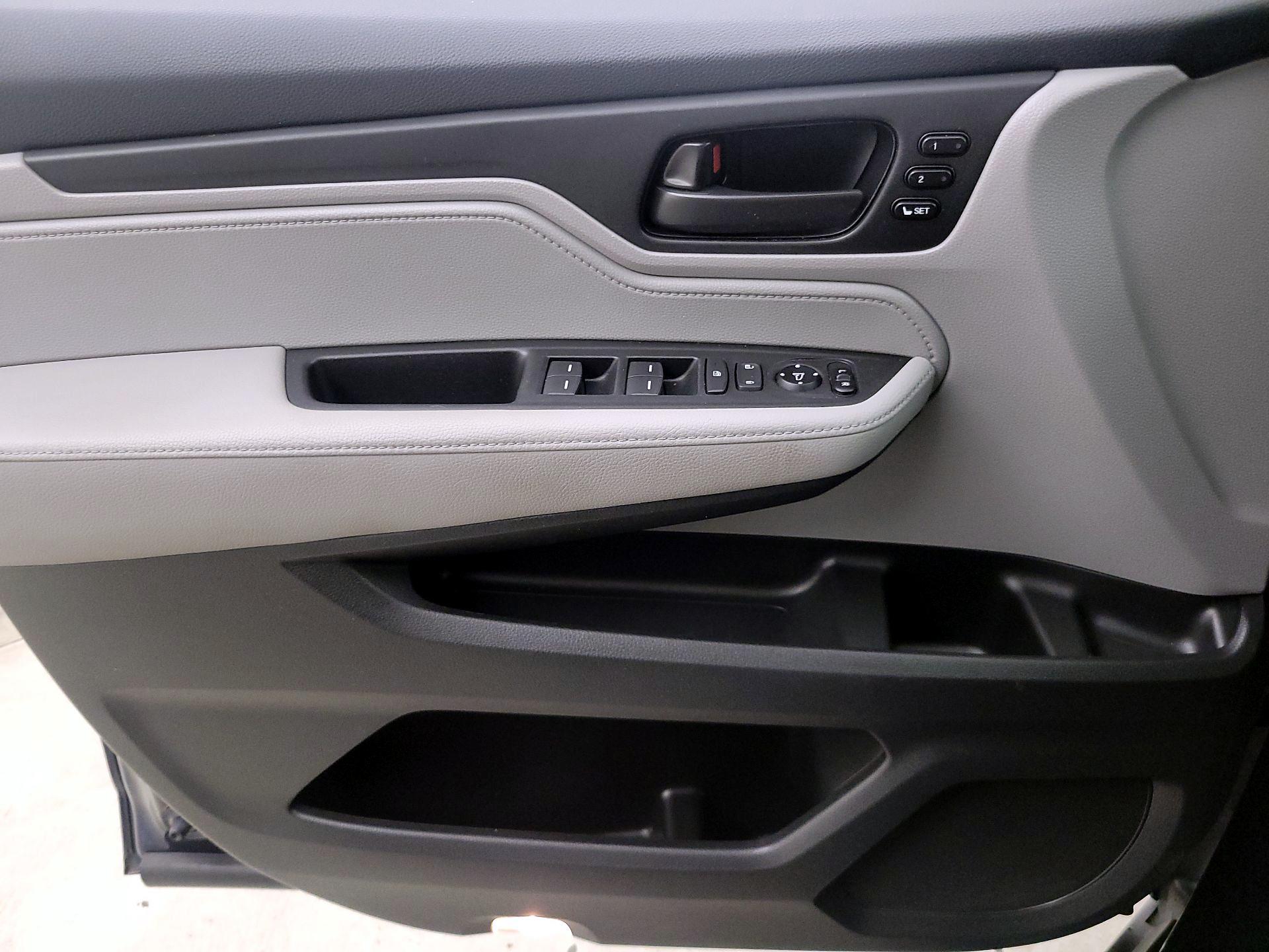 Thumbnail: 2020 Honda Odyssey - 12