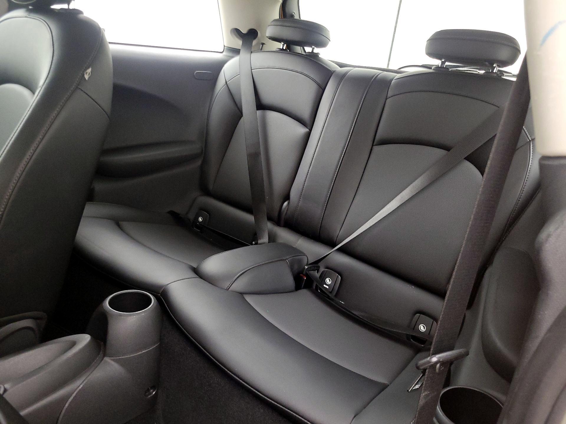 Thumbnail: 2015 MINI Cooper Hardtop - 18