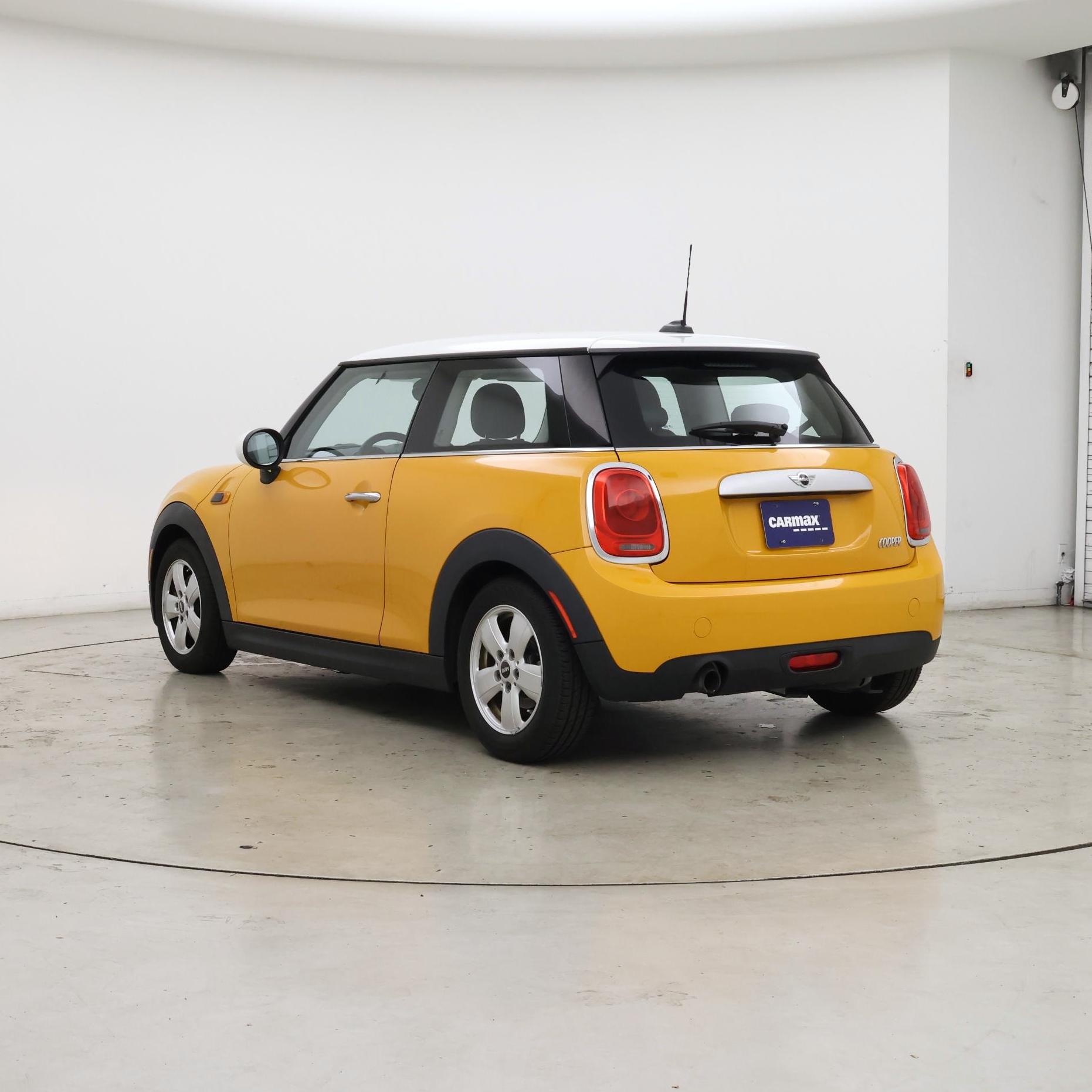 Thumbnail: 2015 MINI Cooper Hardtop - 2