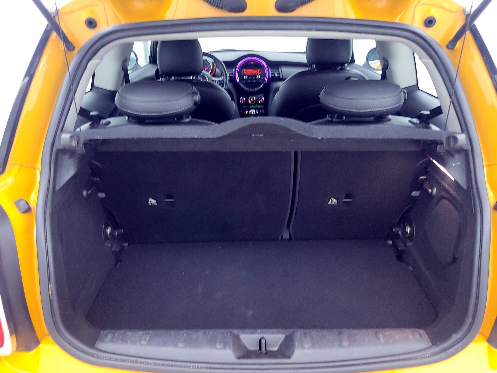 Thumbnail: 2015 MINI Cooper Hardtop - 19