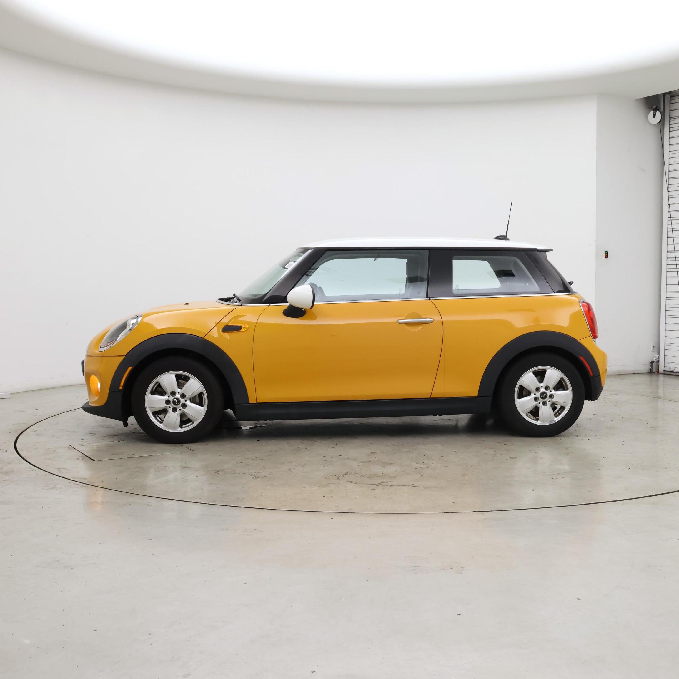 Thumbnail: 2015 MINI Cooper Hardtop - 3