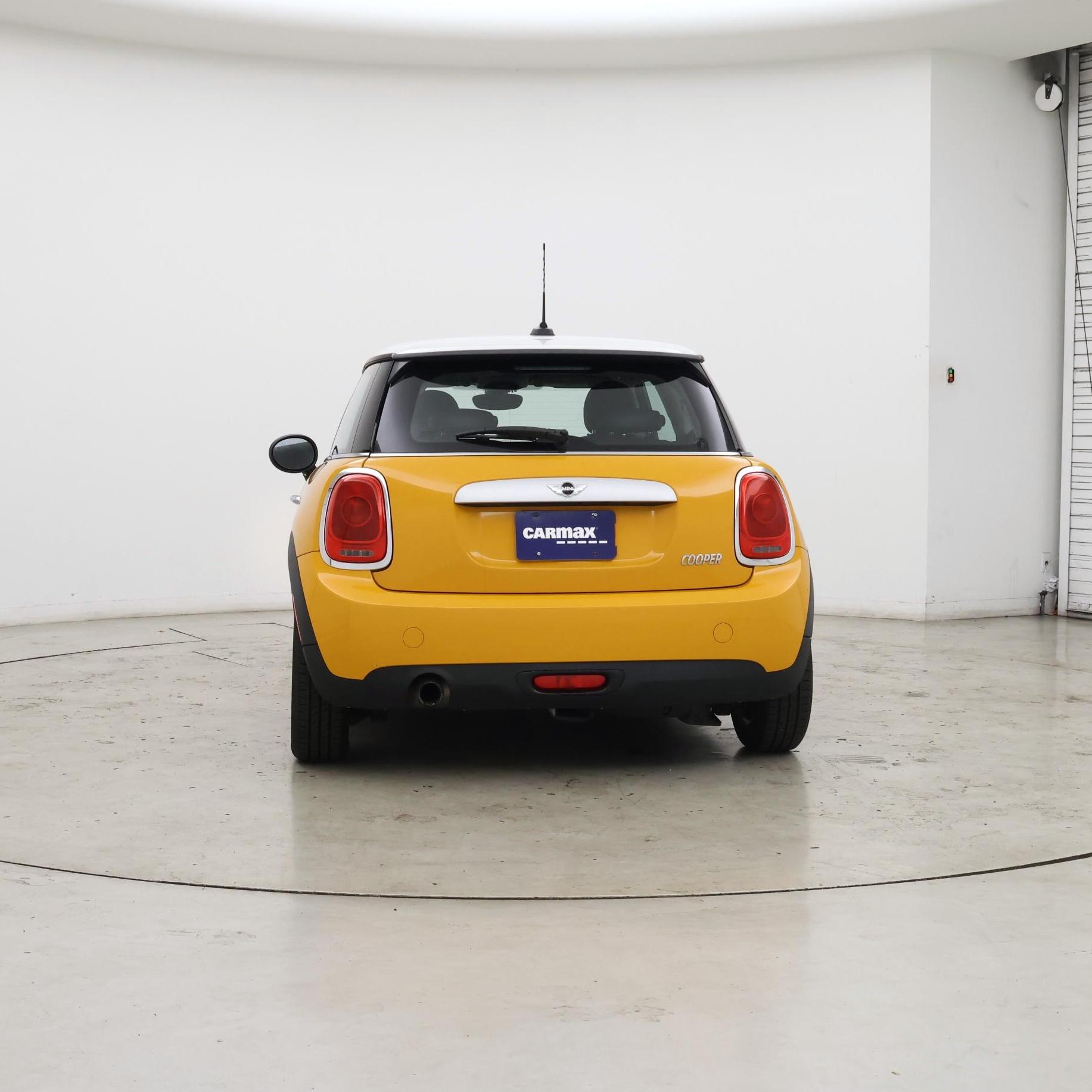 Thumbnail: 2015 MINI Cooper Hardtop - 6