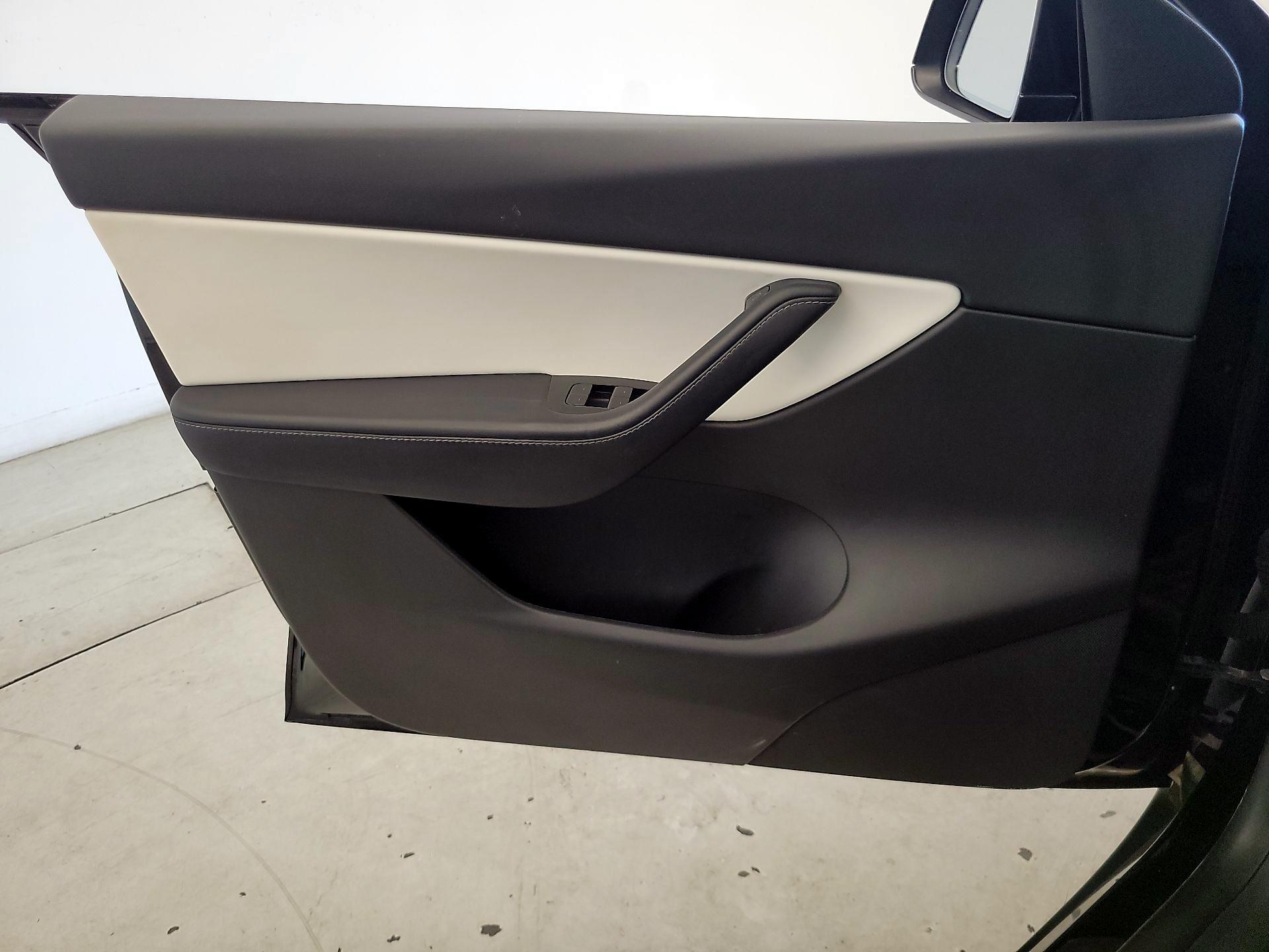 Thumbnail: 2021 Tesla Model Y - 12