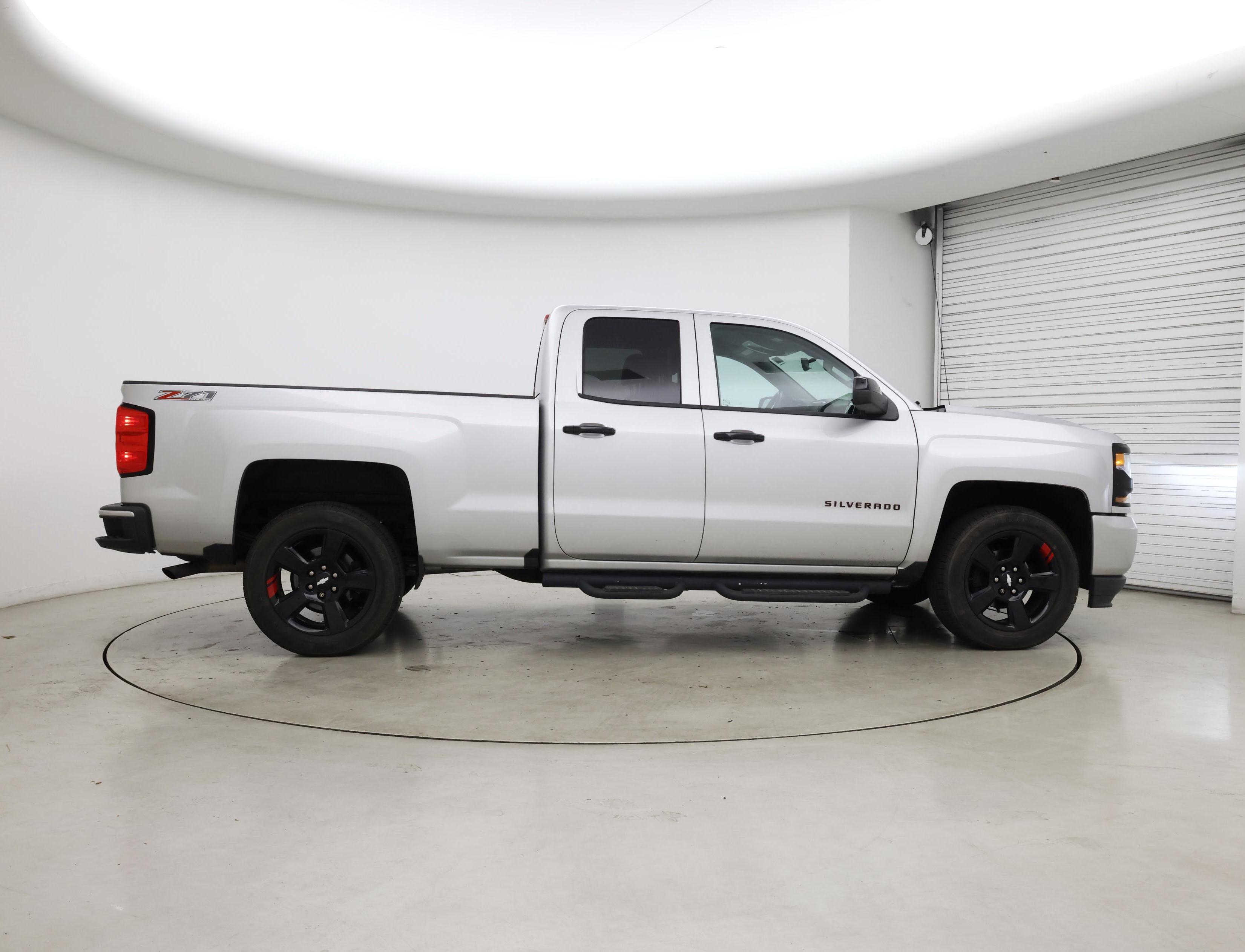 Thumbnail: 2017 Chevrolet Silverado 1500 - 7