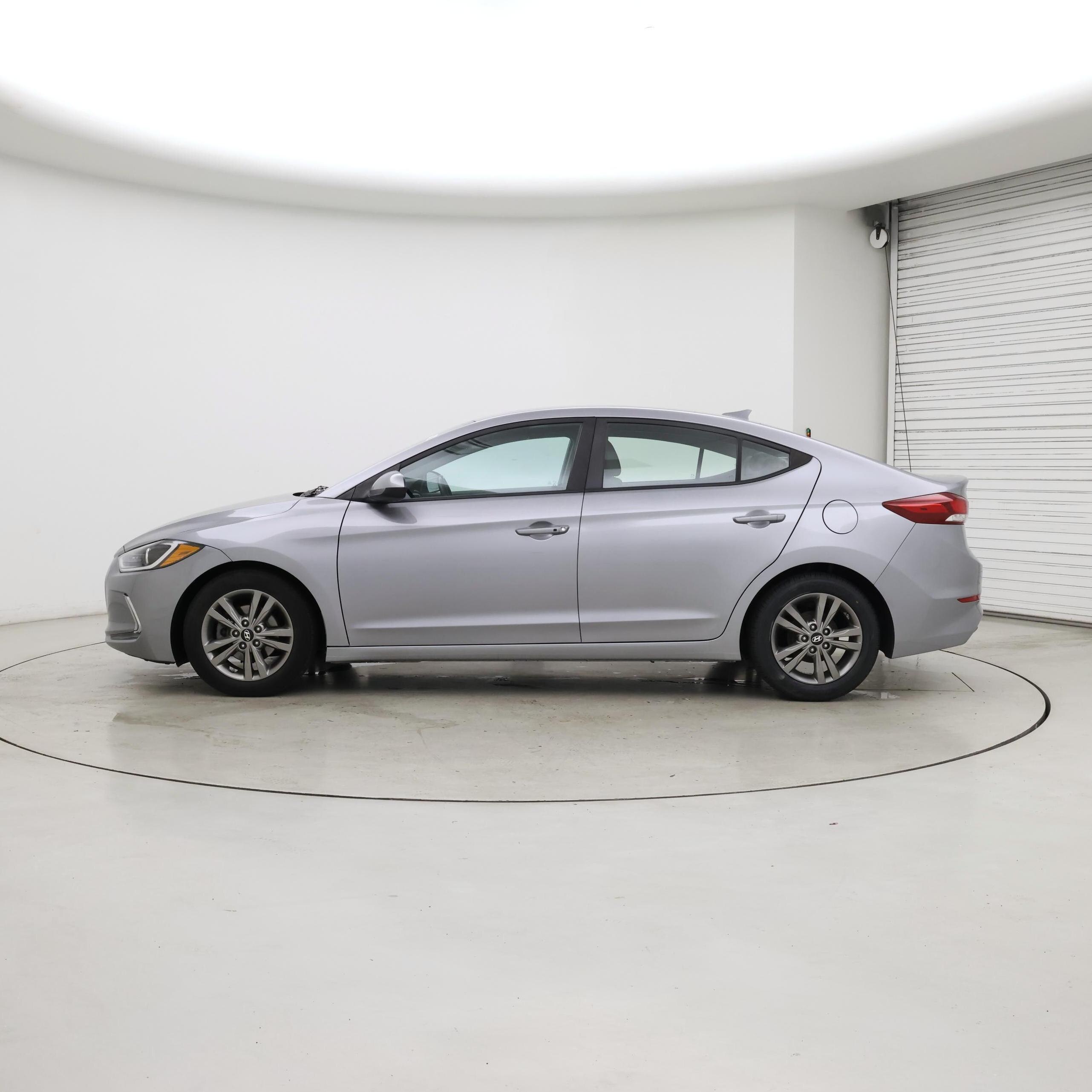 Thumbnail: 2017 Hyundai Elantra - 3