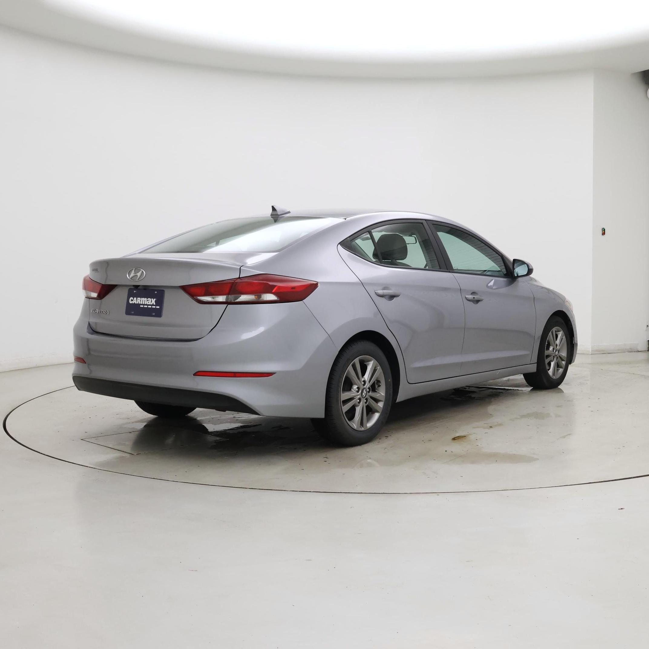 Thumbnail: 2017 Hyundai Elantra - 8