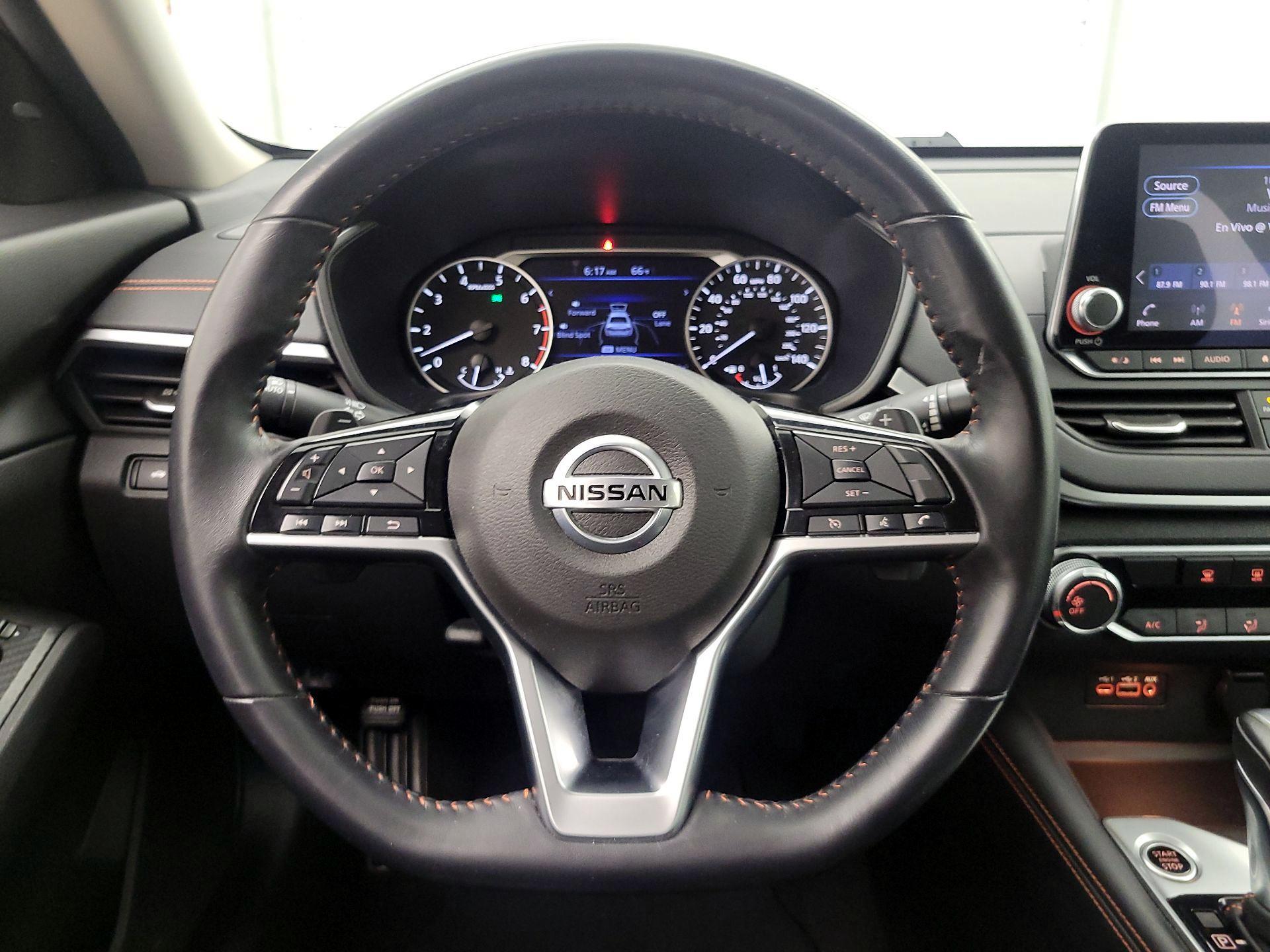 Thumbnail: 2020 Nissan Altima - 10