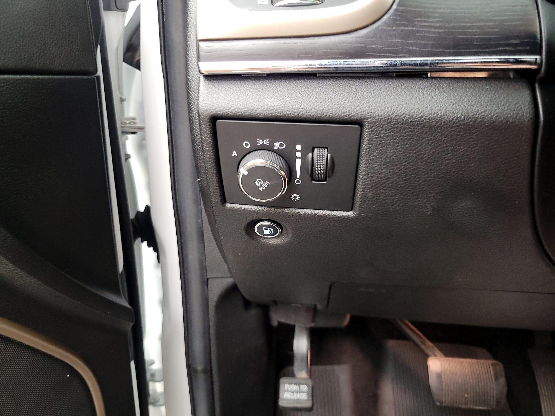 Thumbnail: 2014 Jeep Grand Cherokee - 13