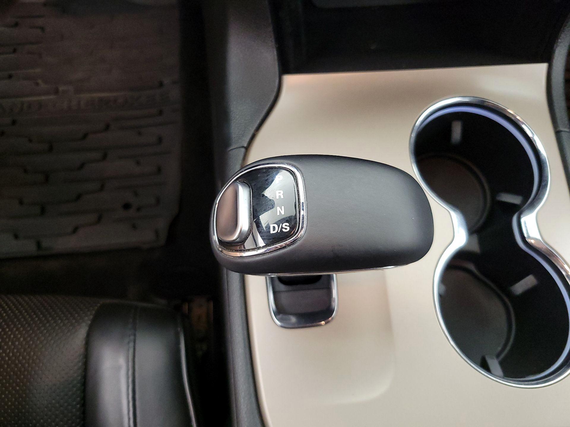 Thumbnail: 2014 Jeep Grand Cherokee - 18