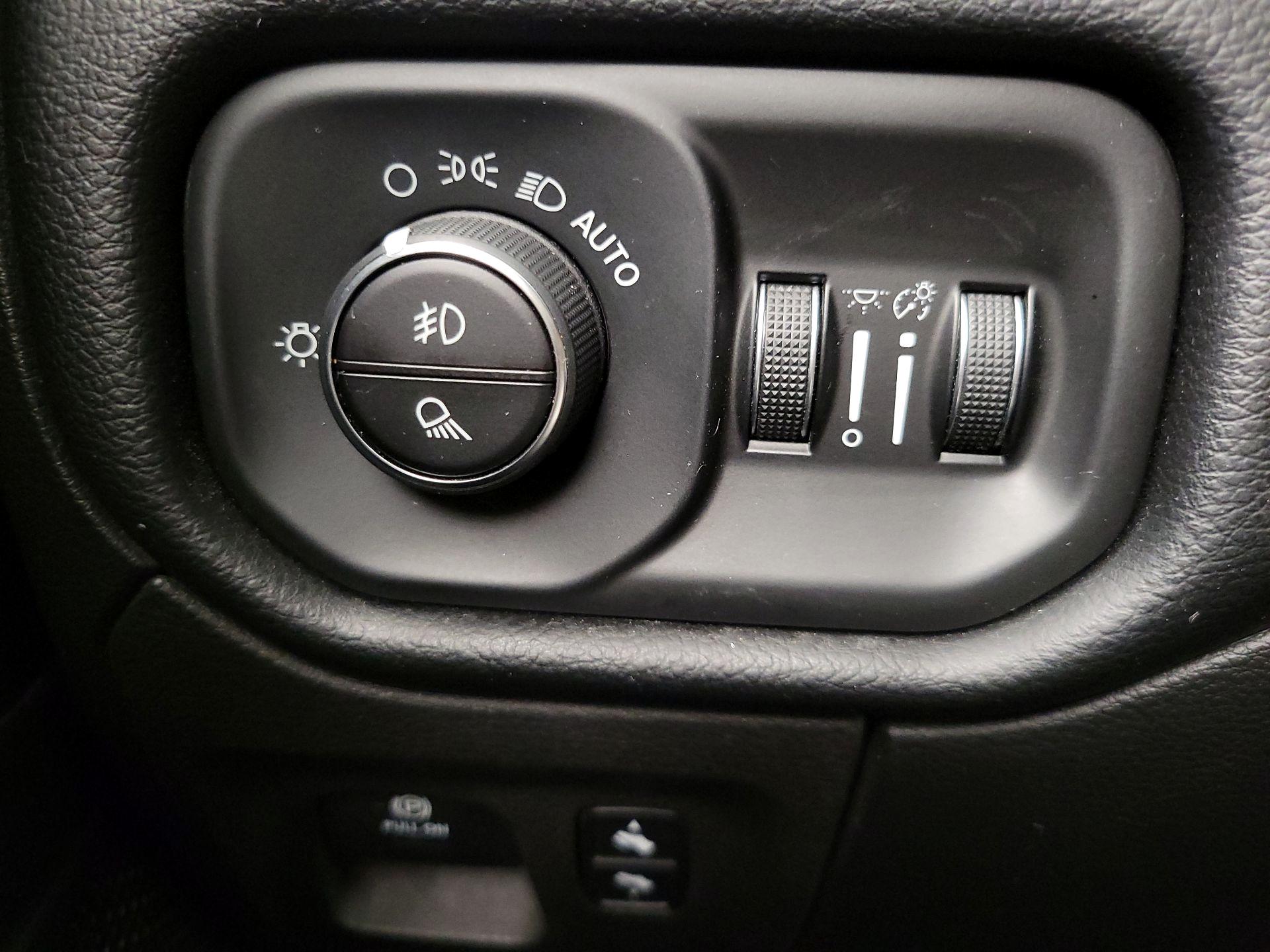 Thumbnail: 2019 RAM 1500 - 13