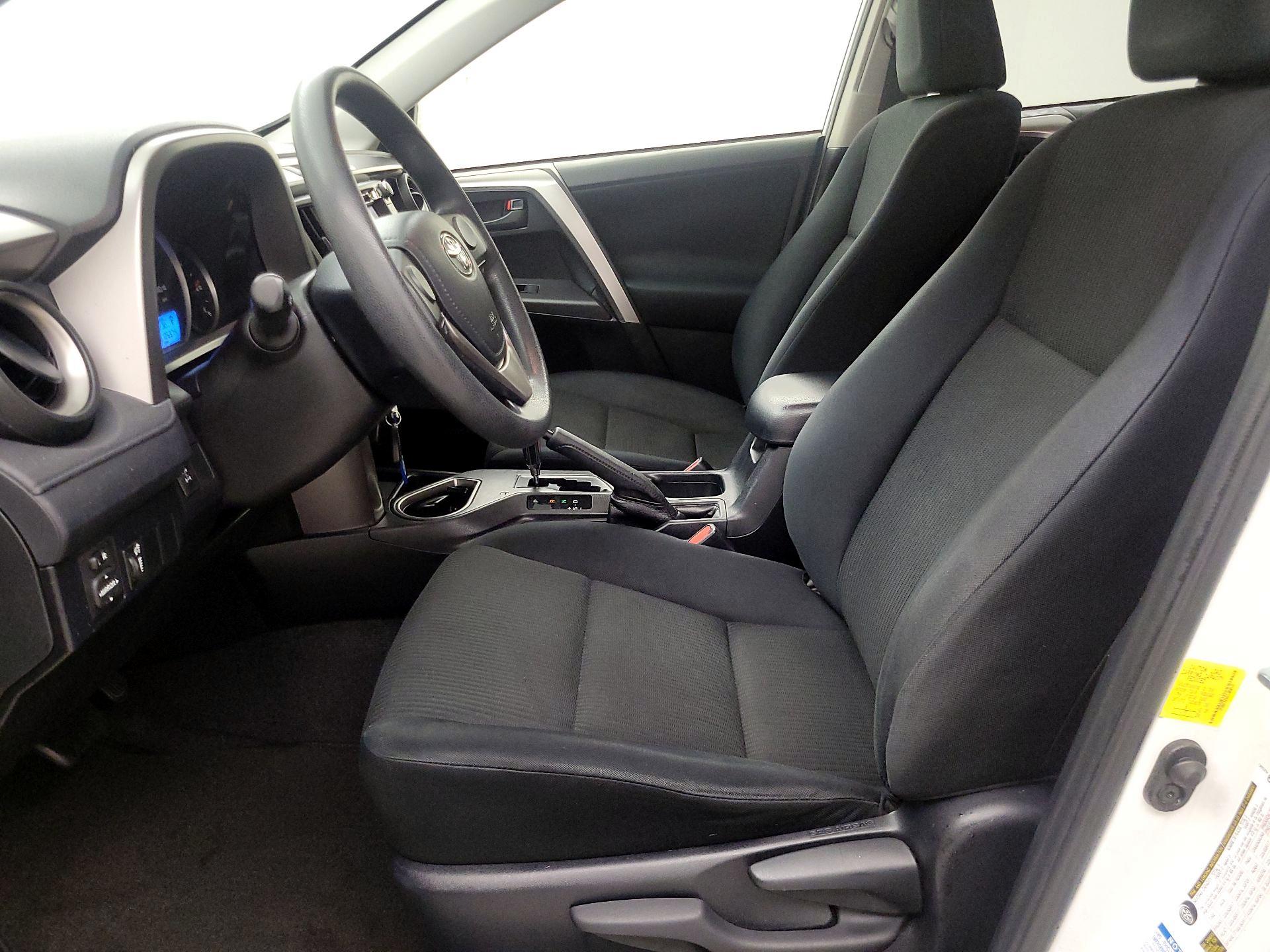 Thumbnail: 2016 Toyota RAV4 - 11