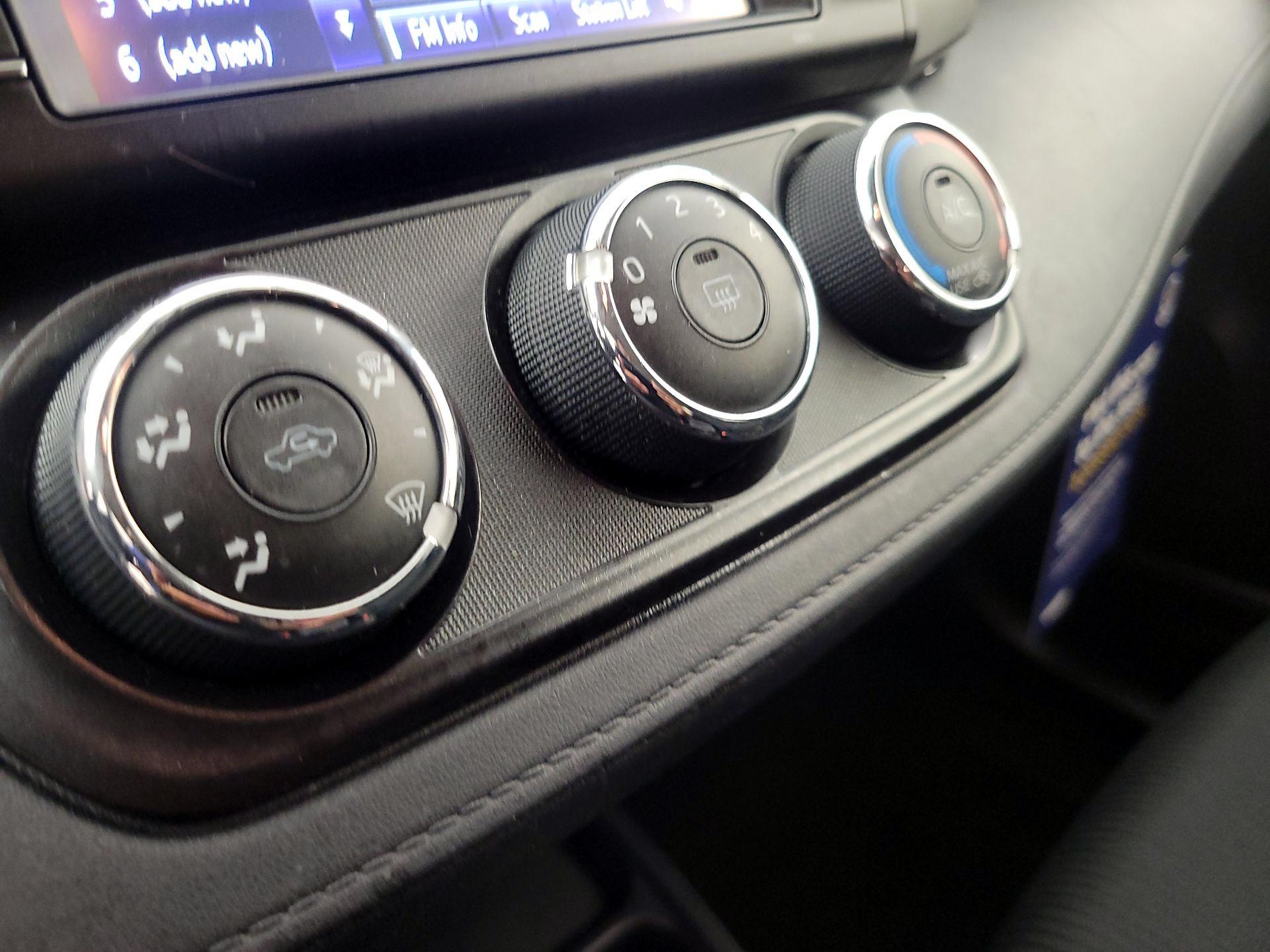 Thumbnail: 2016 Toyota RAV4 - 16