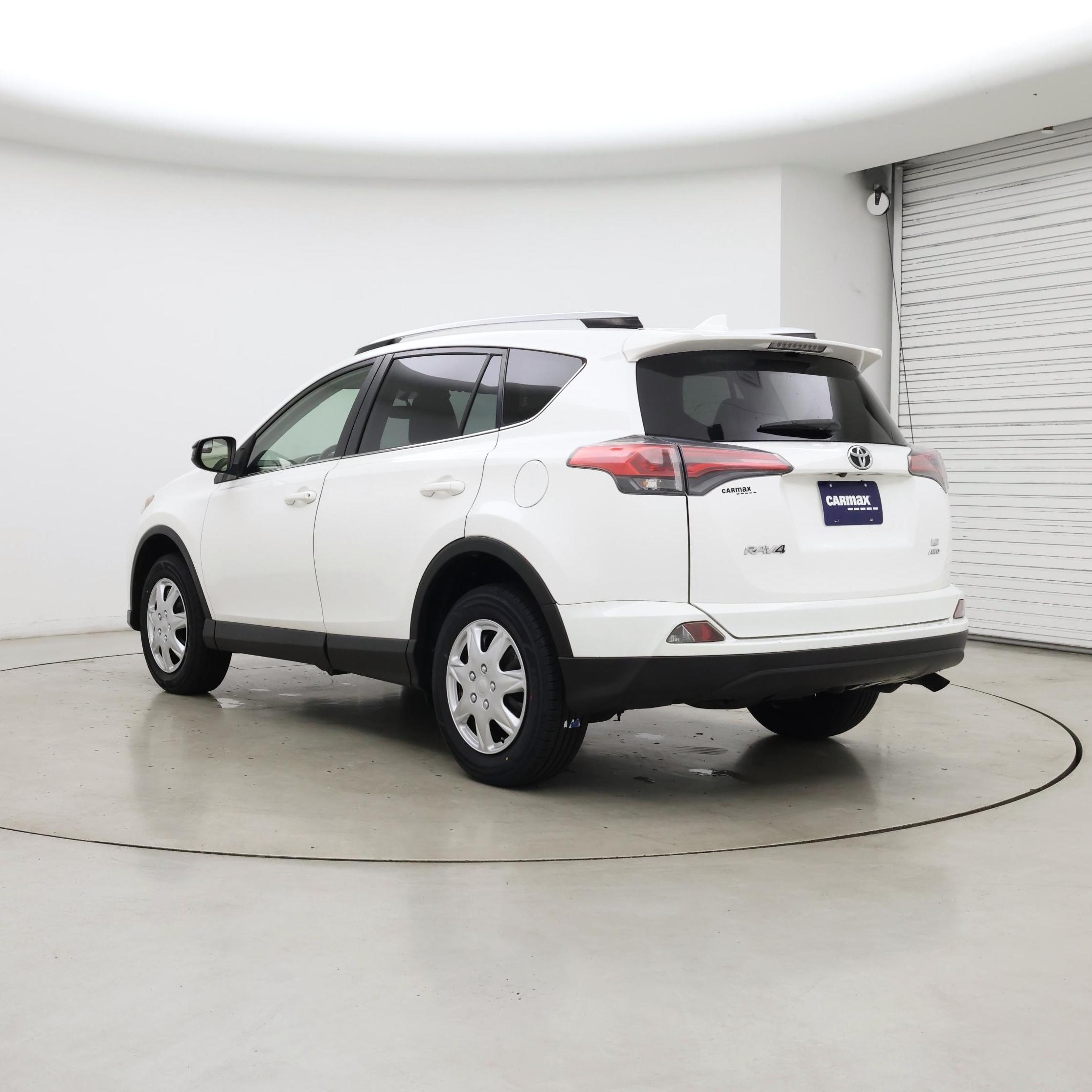 Thumbnail: 2016 Toyota RAV4 - 2