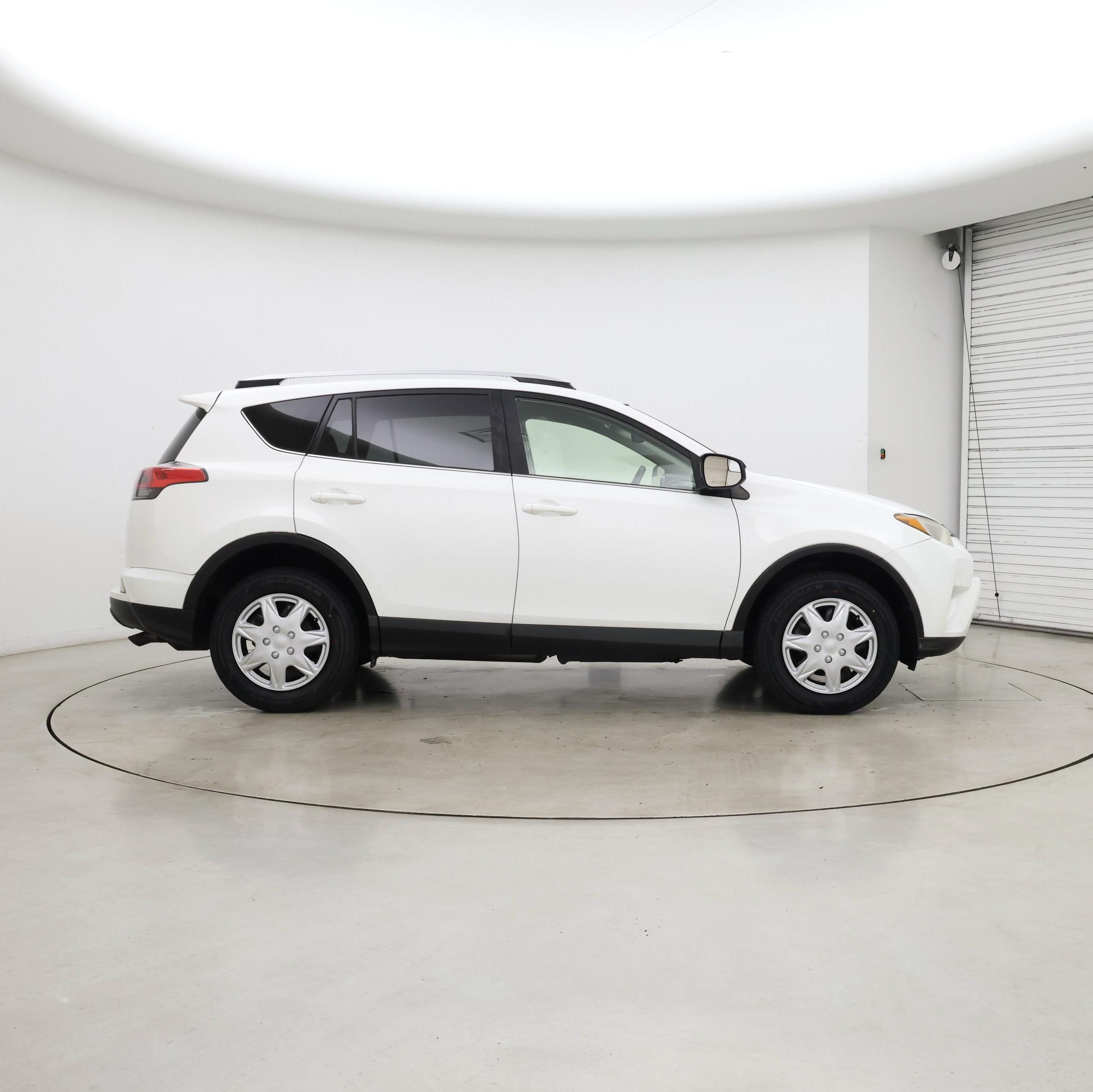 Thumbnail: 2016 Toyota RAV4 - 7