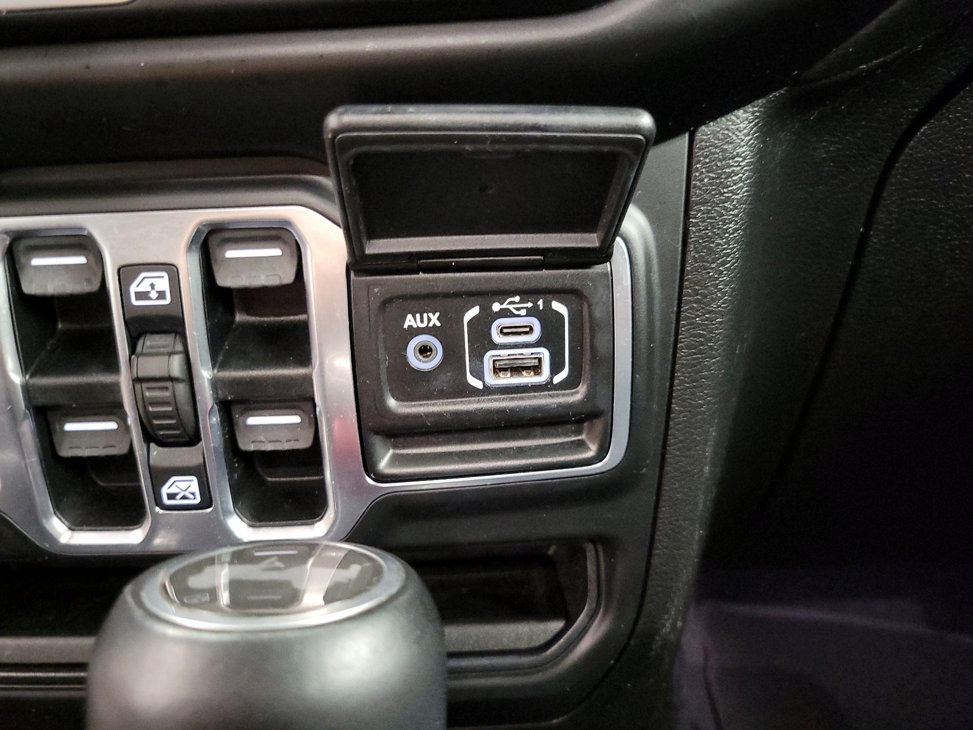 Thumbnail: 2020 Jeep Wrangler - 18