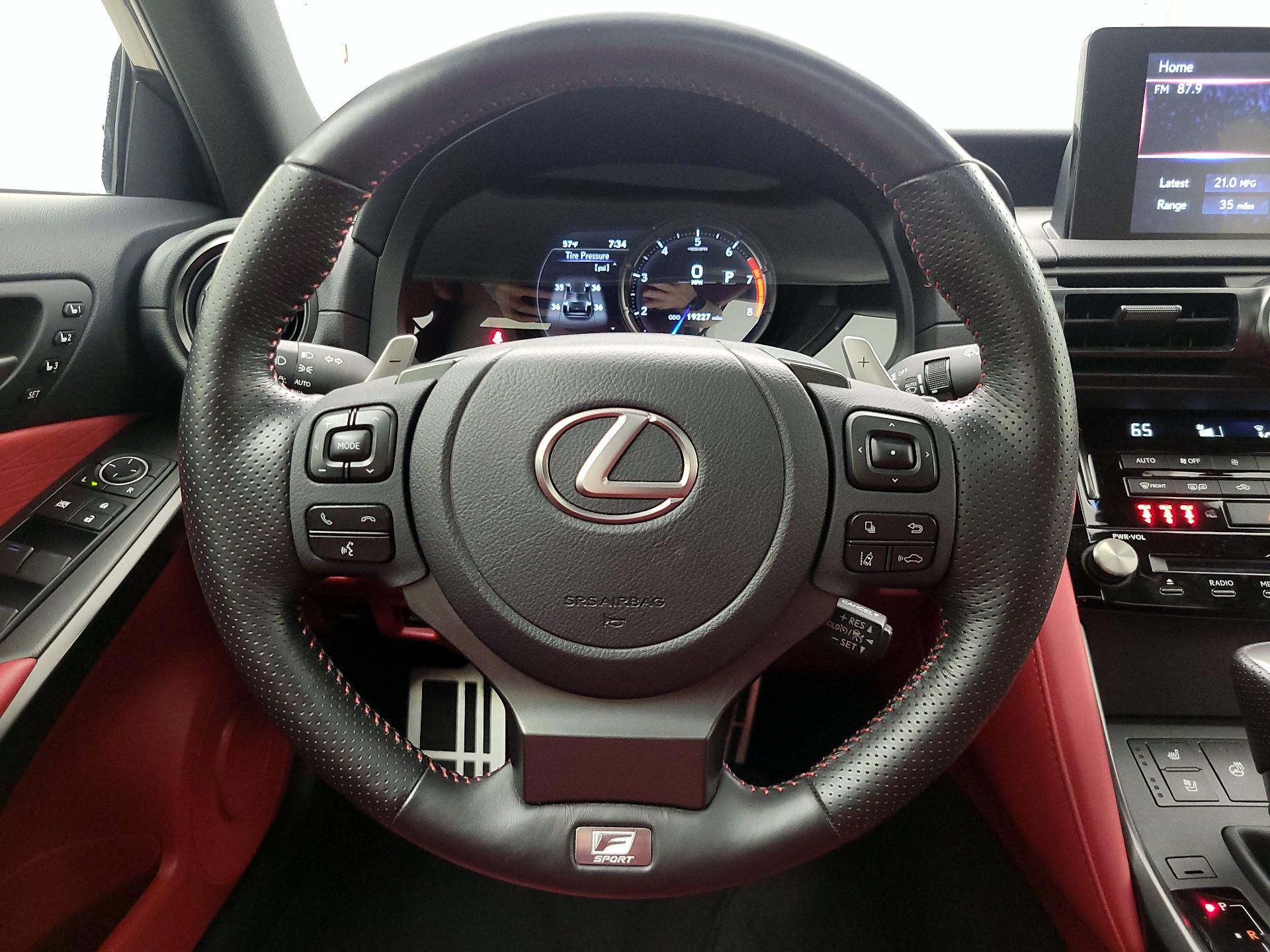 Thumbnail: 2023 Lexus IS - 10