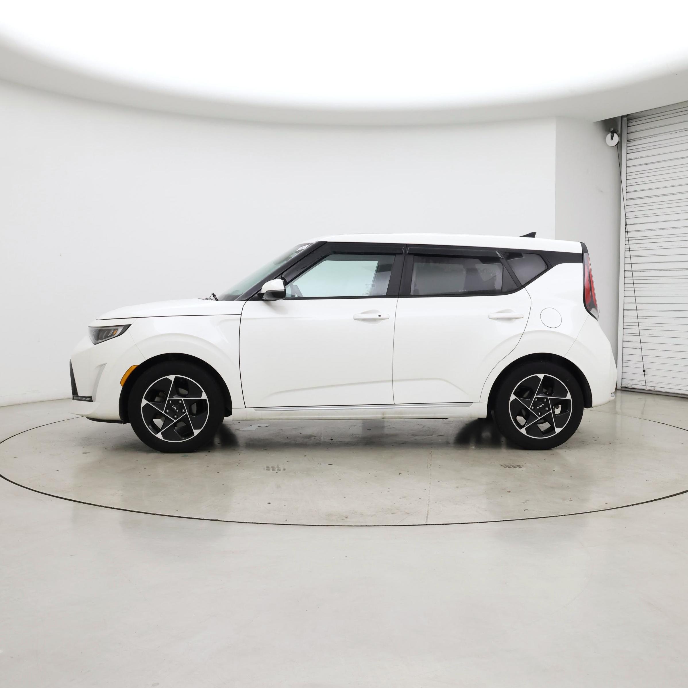 Thumbnail: 2023 Kia Soul - 3