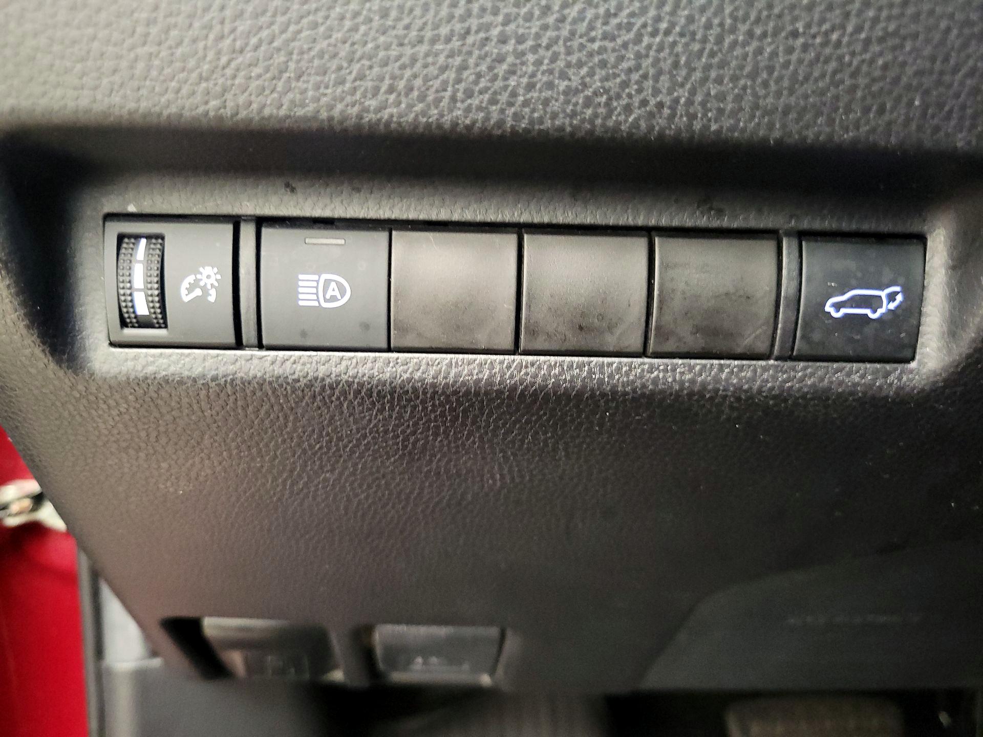 Thumbnail: 2021 Toyota RAV4 - 13