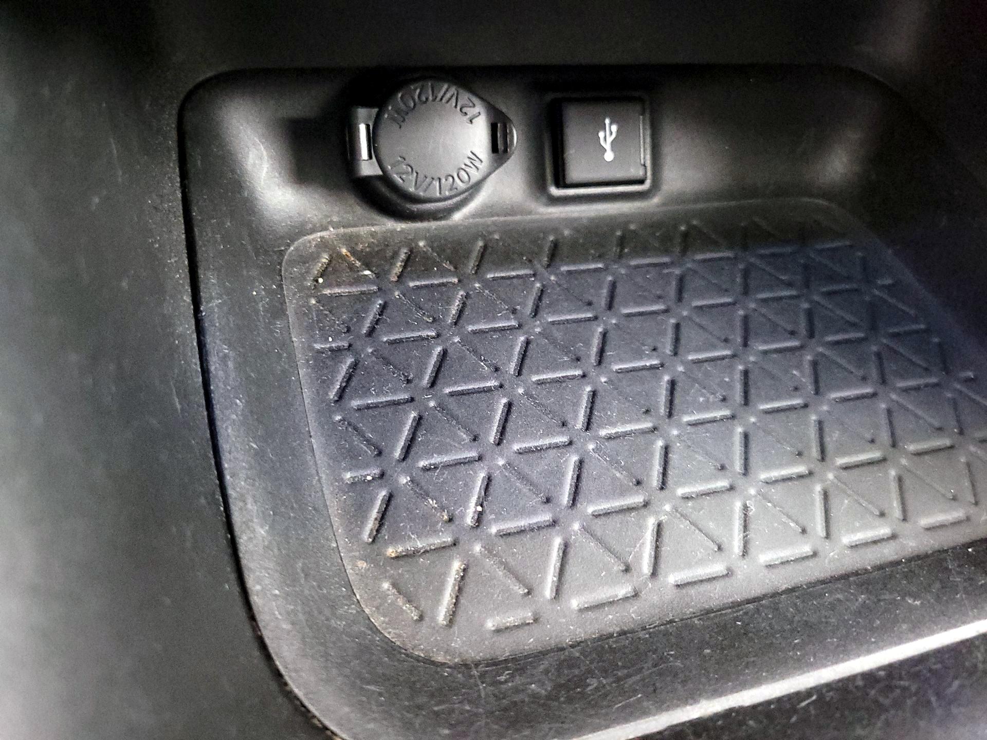 Thumbnail: 2021 Toyota RAV4 - 18