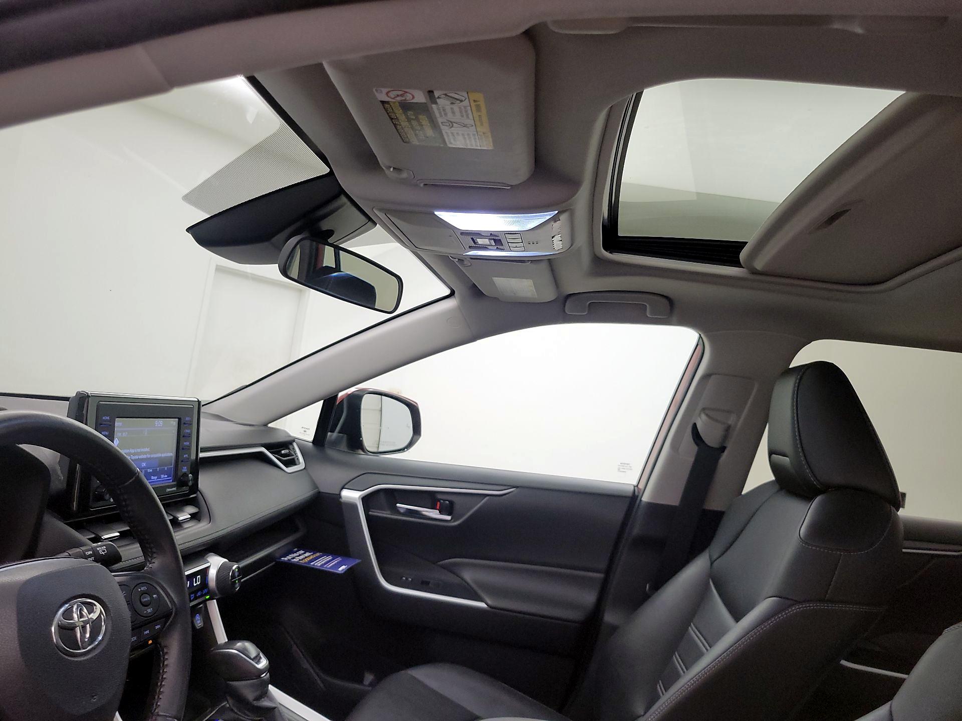 Thumbnail: 2021 Toyota RAV4 - 19