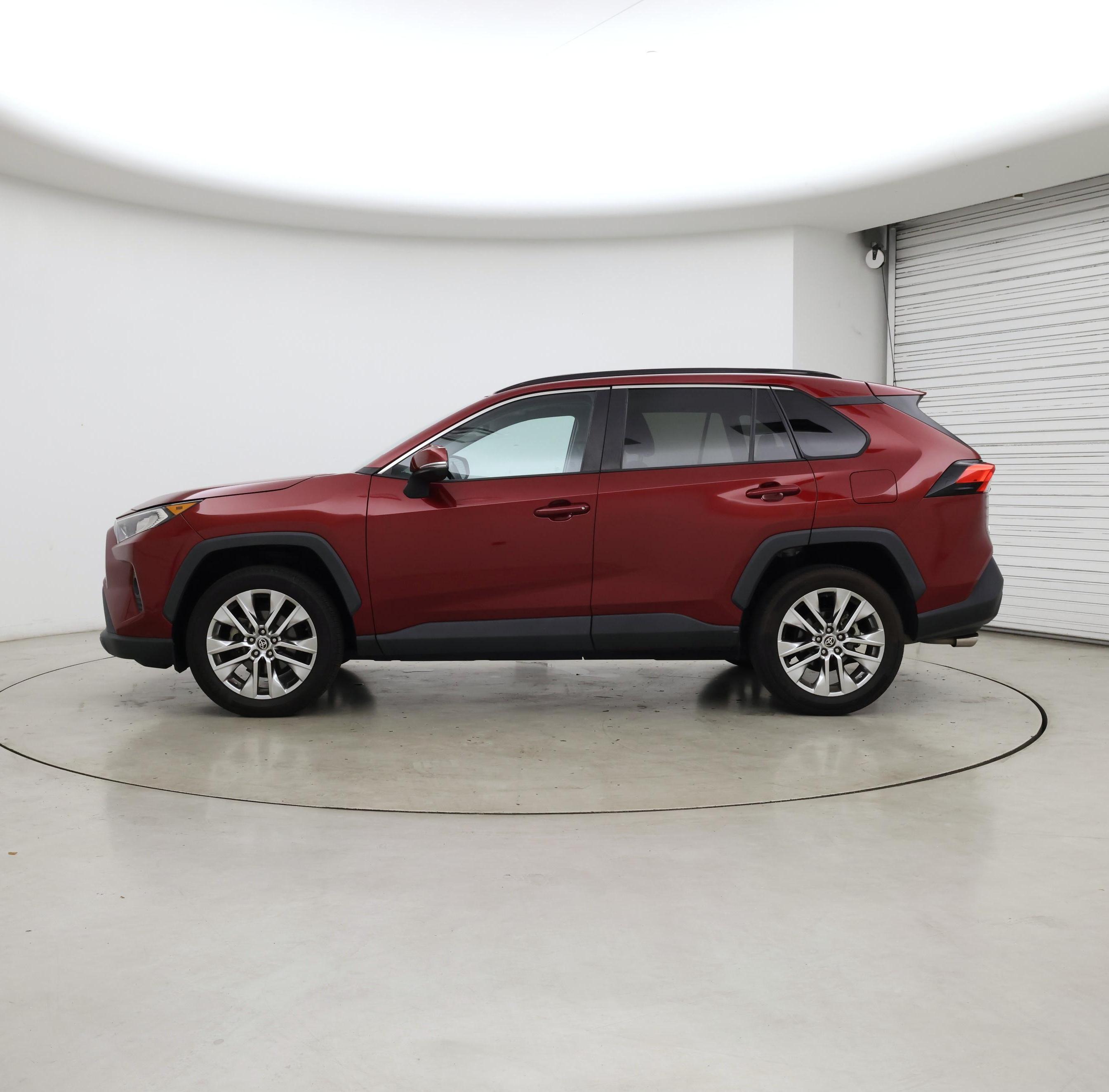 Thumbnail: 2021 Toyota RAV4 - 3